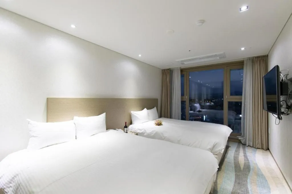 Bed in Ebenezer Hotel