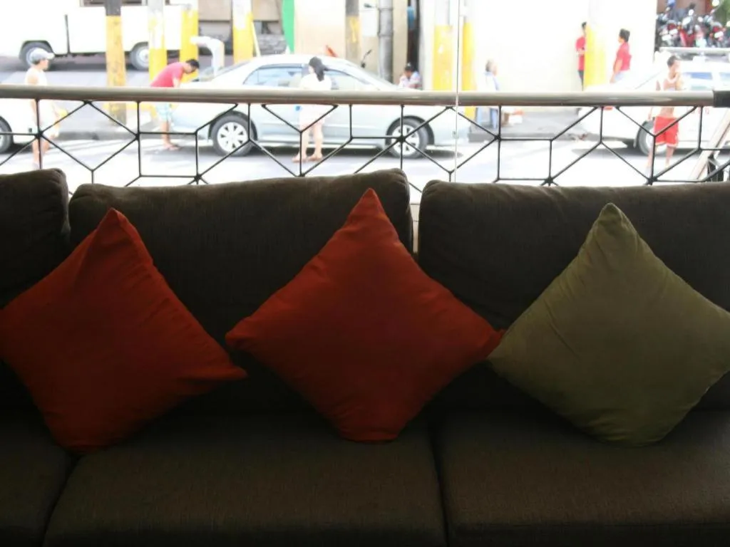 Sampaguita Suites Plaza Garcia