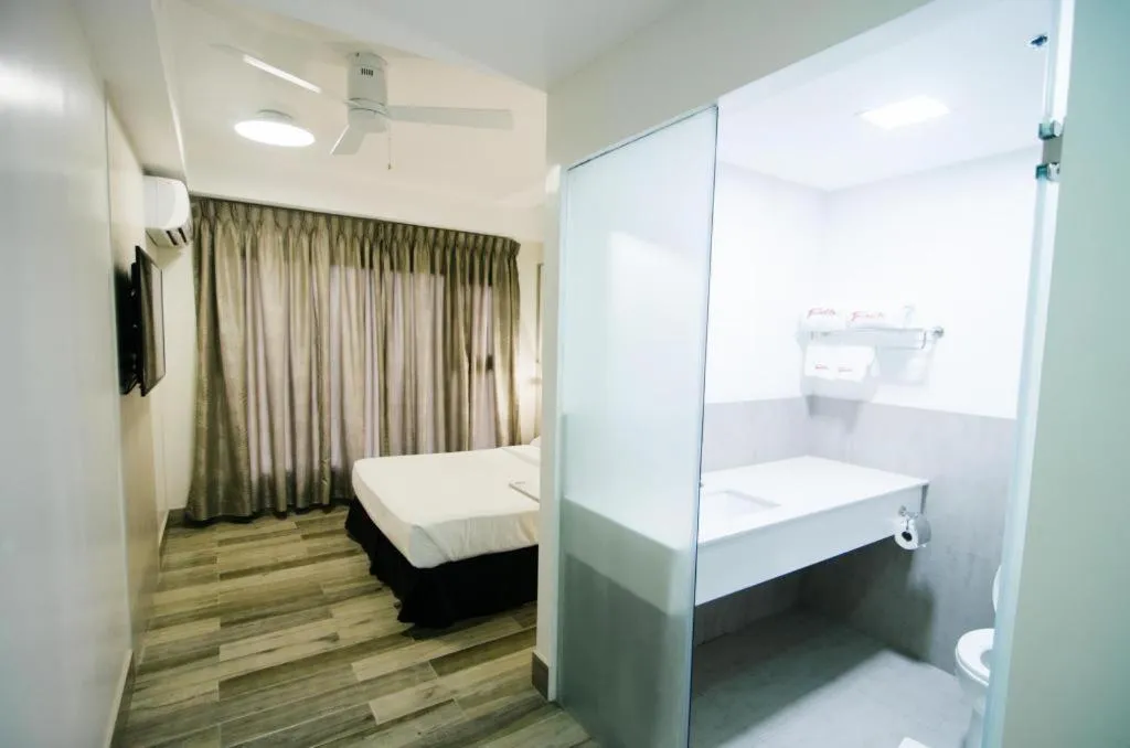 Bed in Travelite Express Hotel