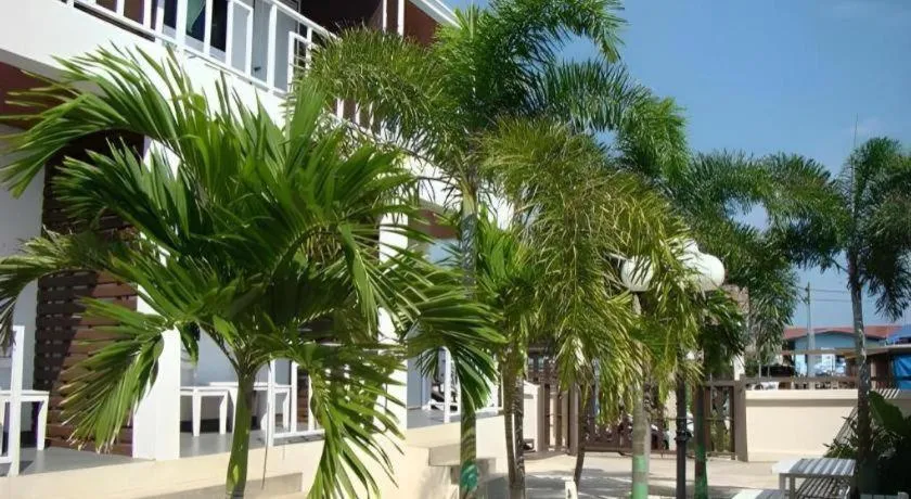 Sea Beach Koh Larn 1