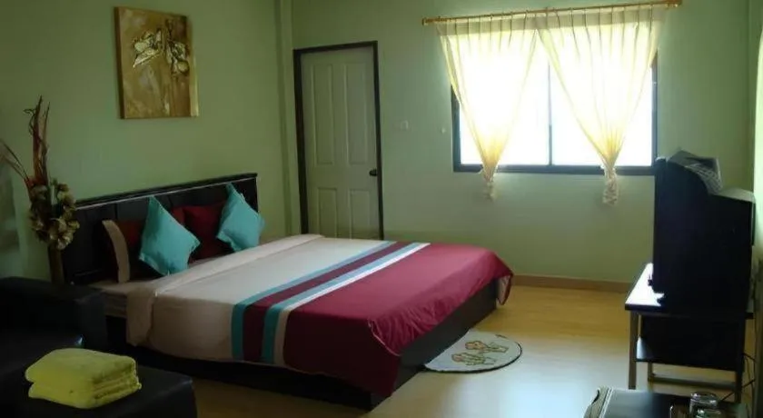 Bed in Sea Beach Koh Larn 1