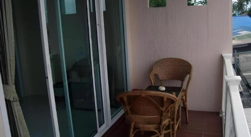 Sea Beach Koh Larn 1