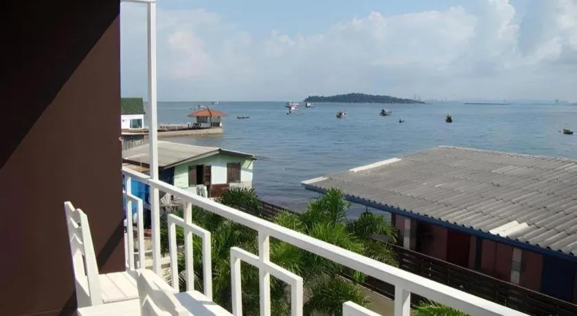 Sea Beach Koh Larn 1