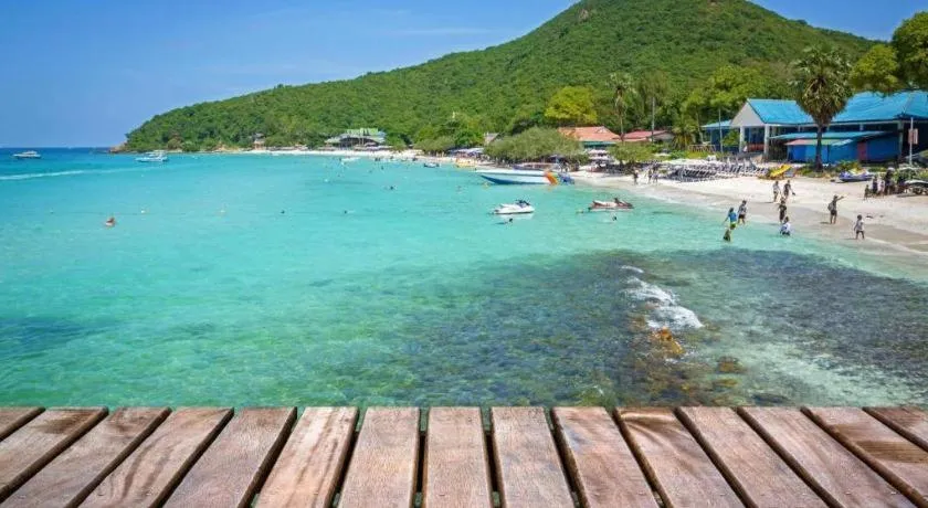 Sea Beach Koh Larn 1