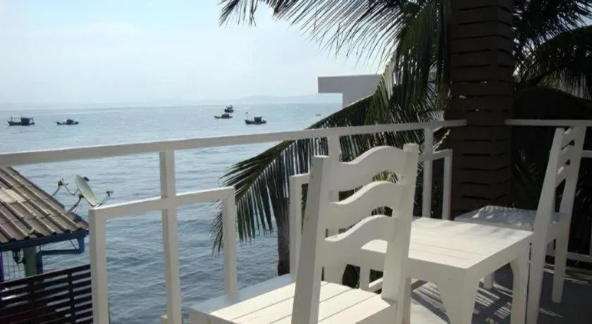 Sea Beach Koh Larn 1