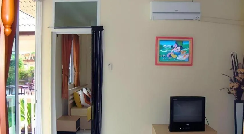 Sea Beach Koh Larn 1