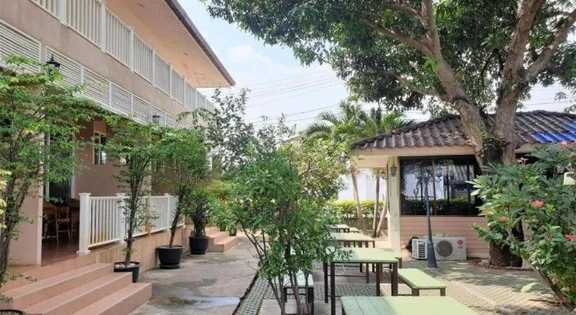 Sea Beach Koh Larn 1