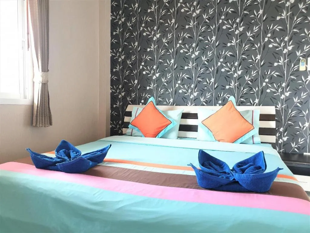 Bed in Sea Beach Koh Larn 1