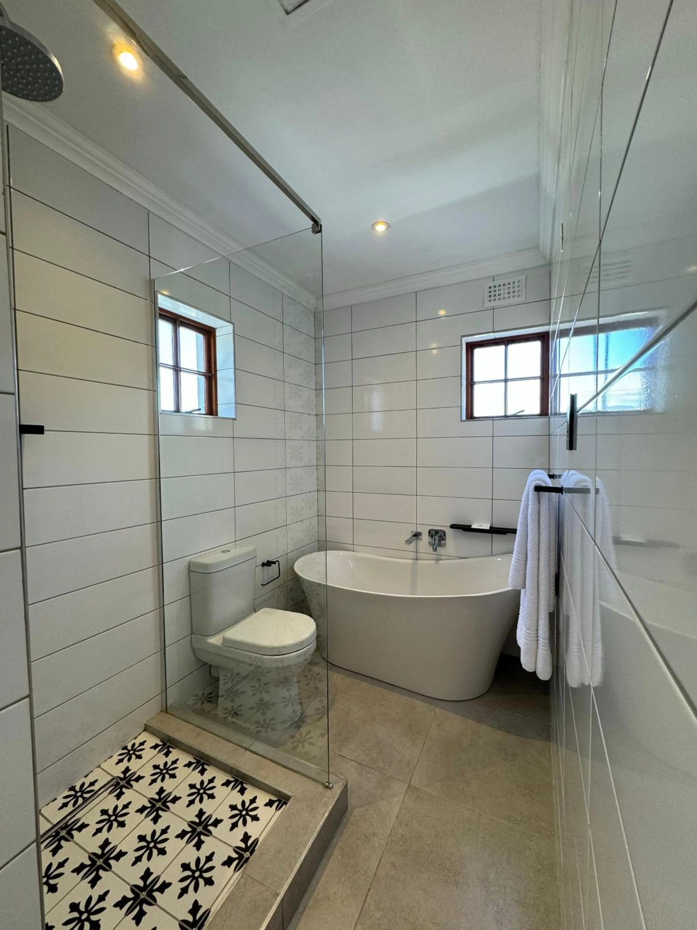 Shower in Palm House Boutique Hotel and Spa