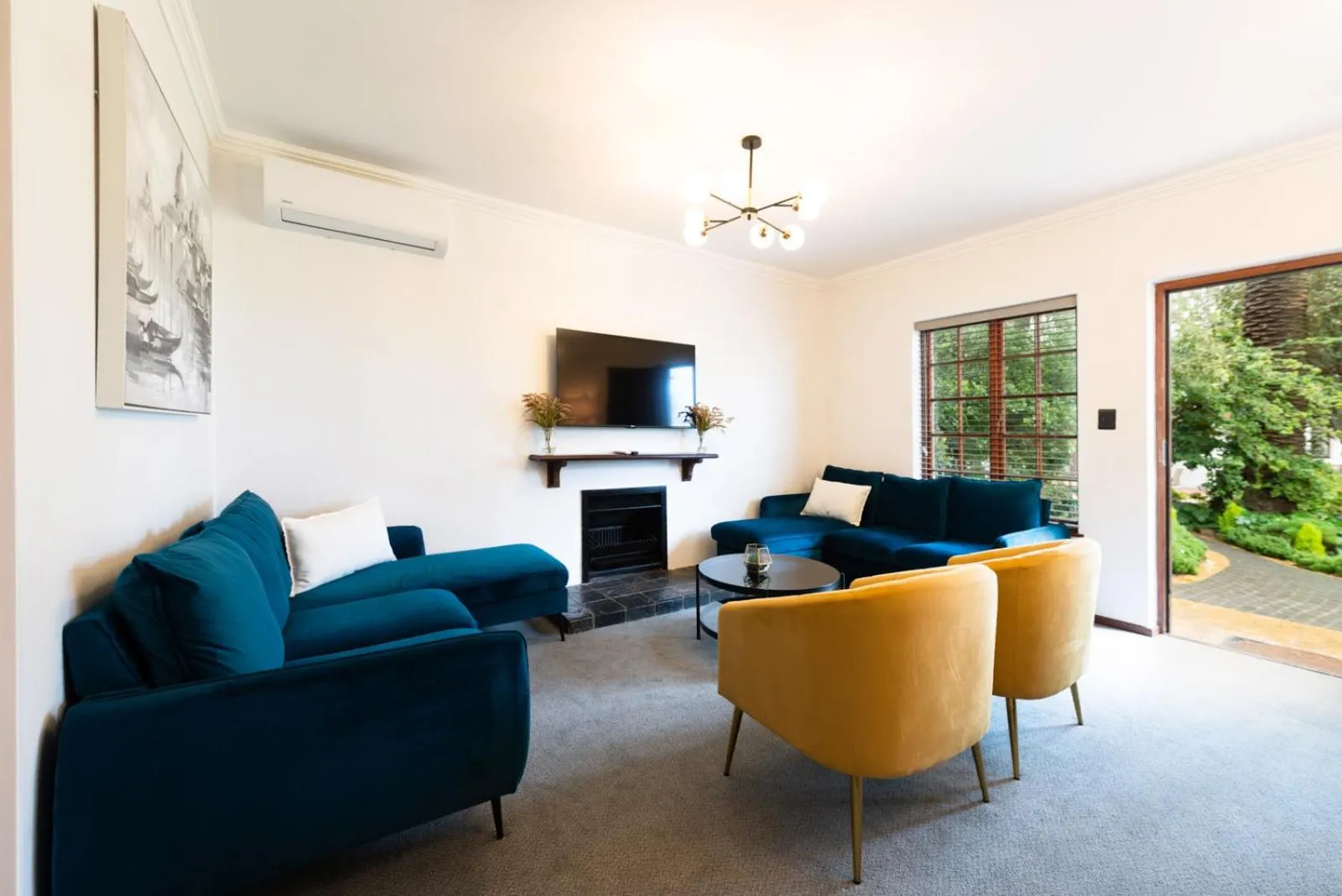 TV and multimedia in Palm House Boutique Hotel and Spa