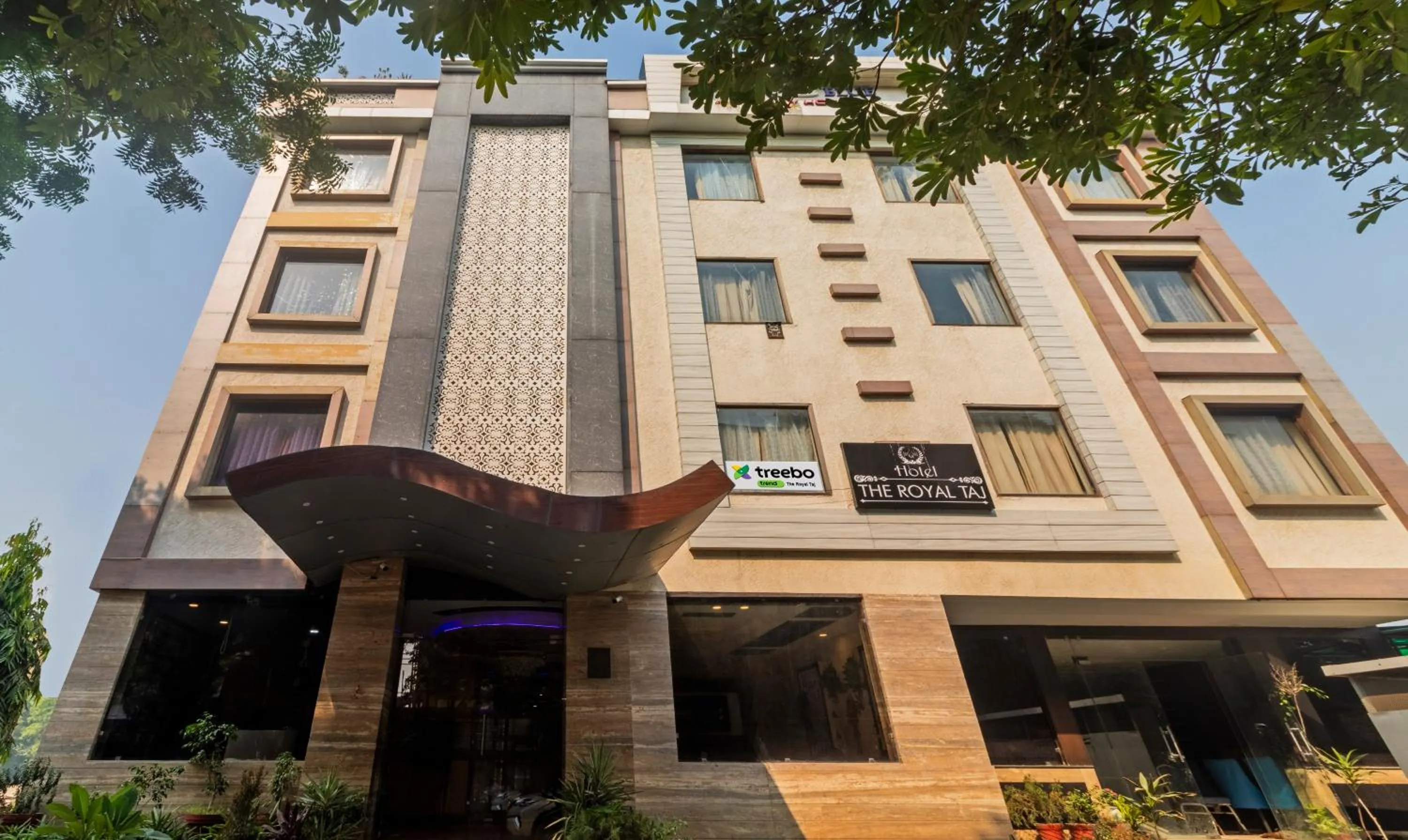 Facade/entrance in Treebo The Royal Taj, Near Taj Mahal