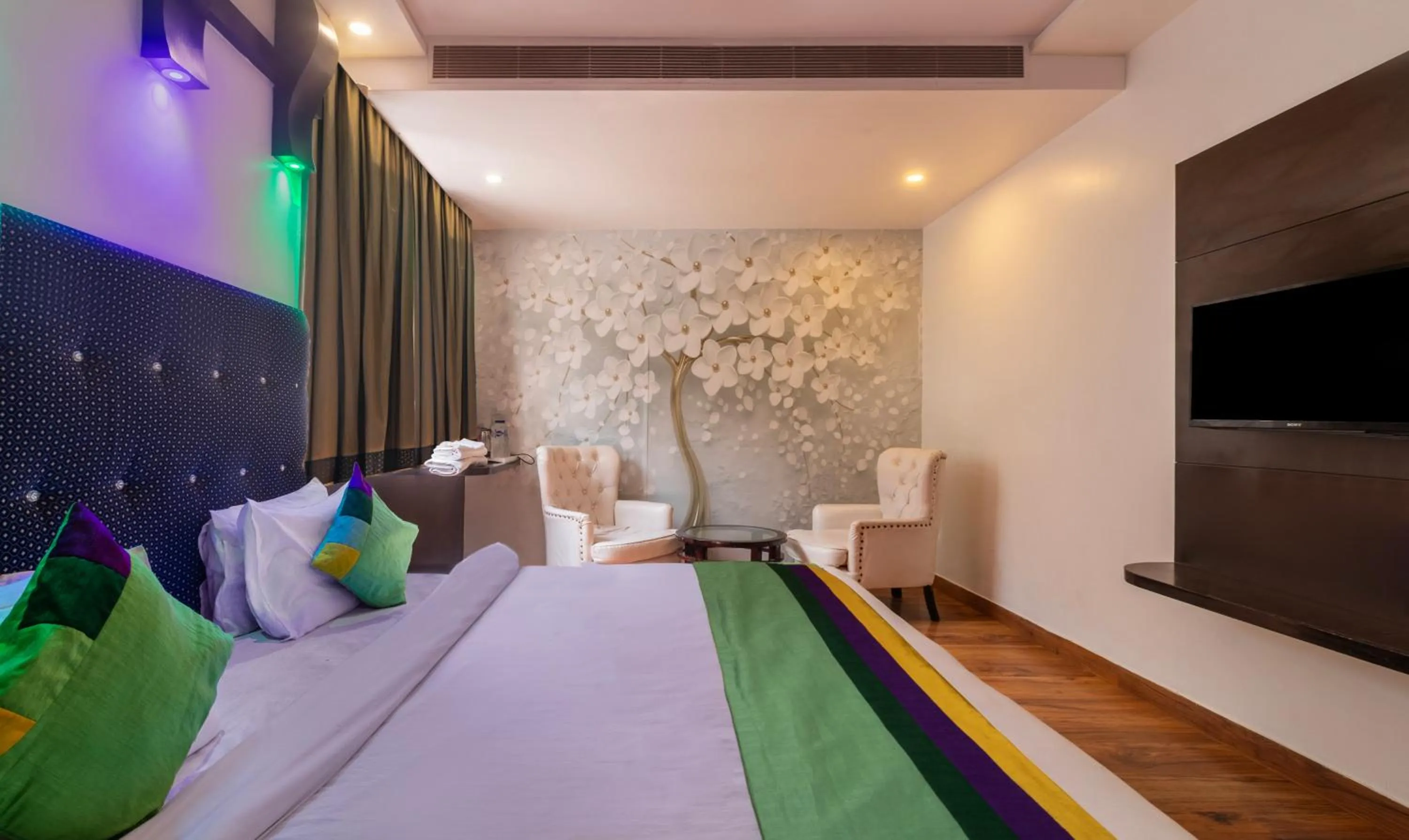 Bed in Treebo The Royal Taj, Near Taj Mahal