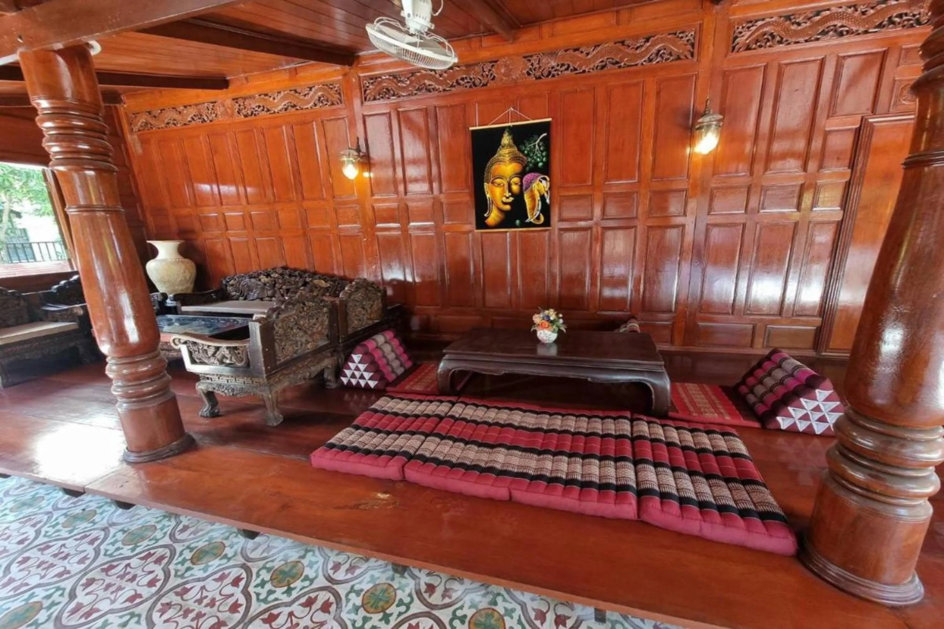 Seating area in Ruenthai Ayutthaya Resort and Restaurant