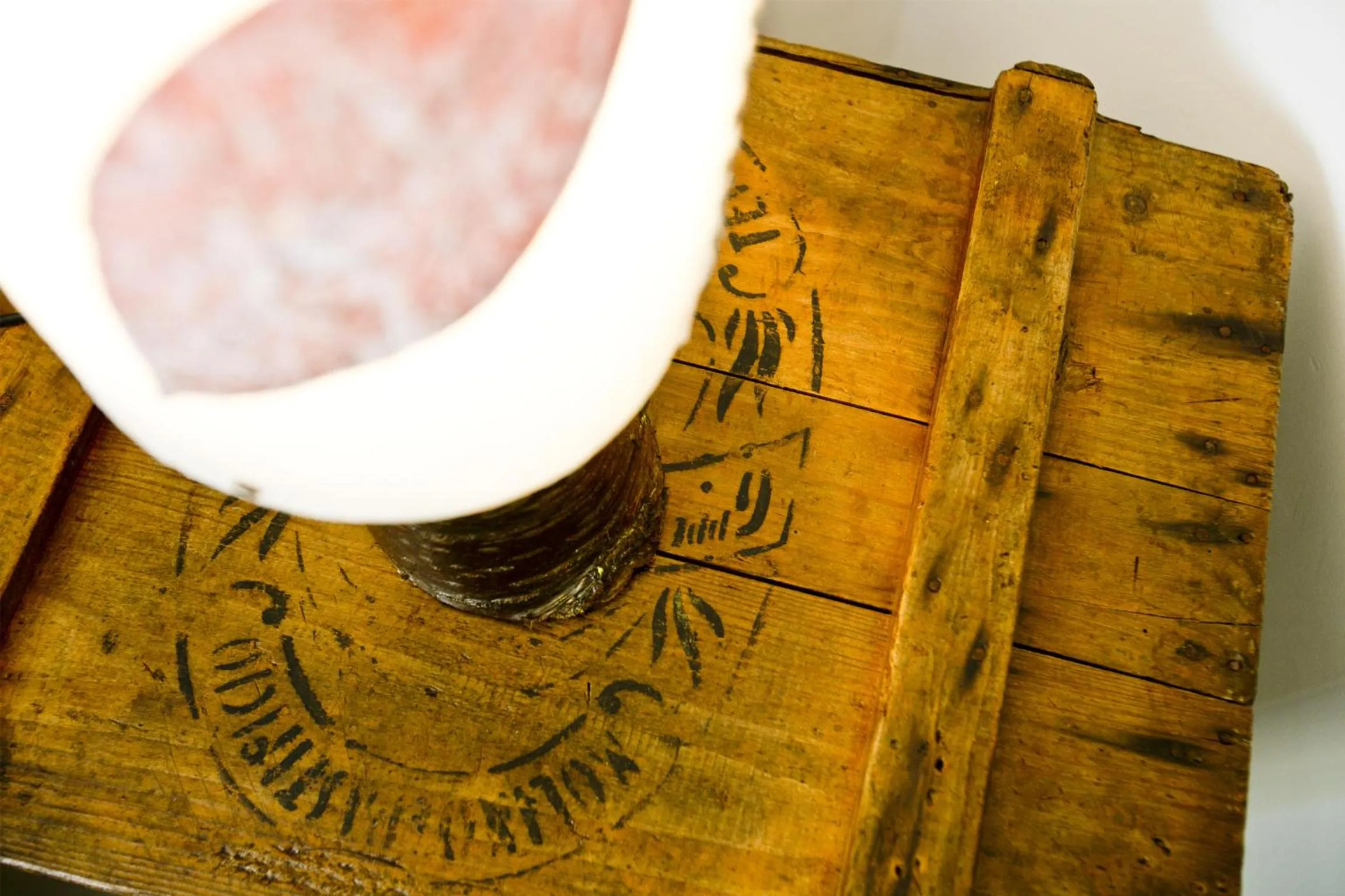 Decorative detail in La Via del Carretto B&B