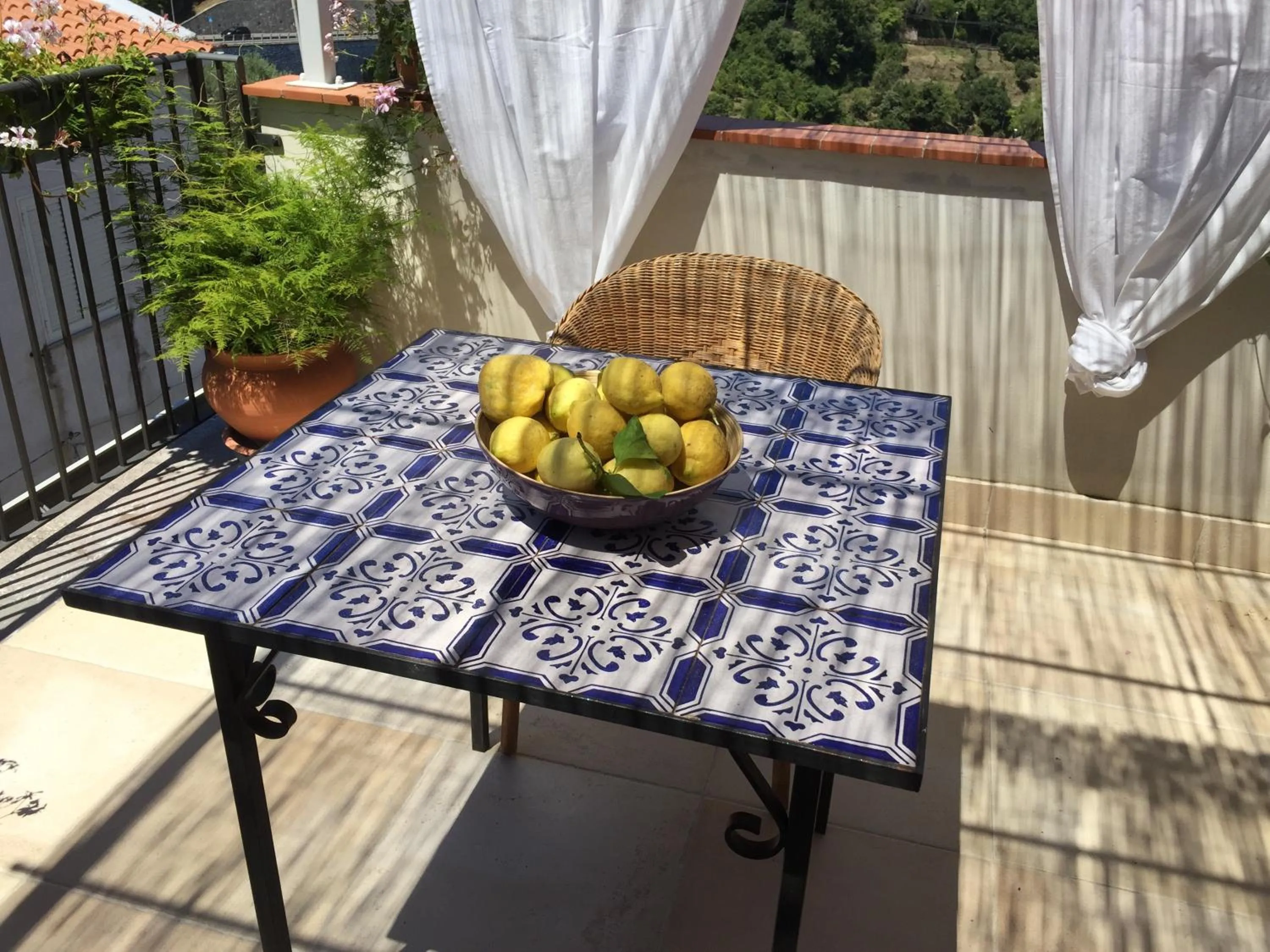 Decorative detail in La Via del Carretto B&B