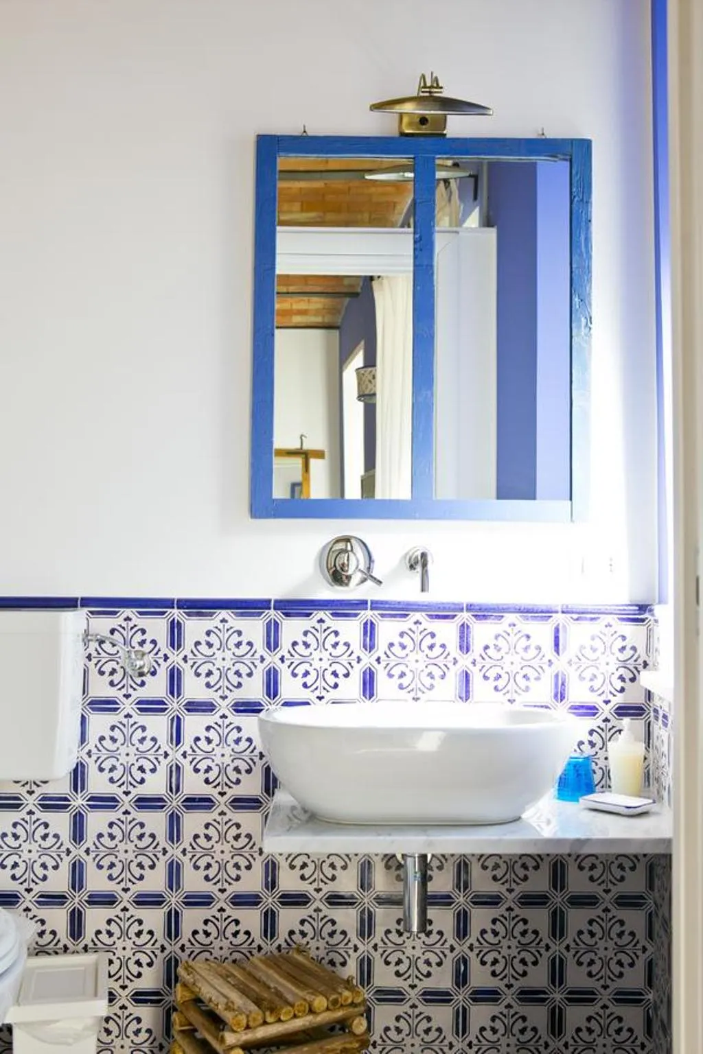 Shower in La Via del Carretto B&B