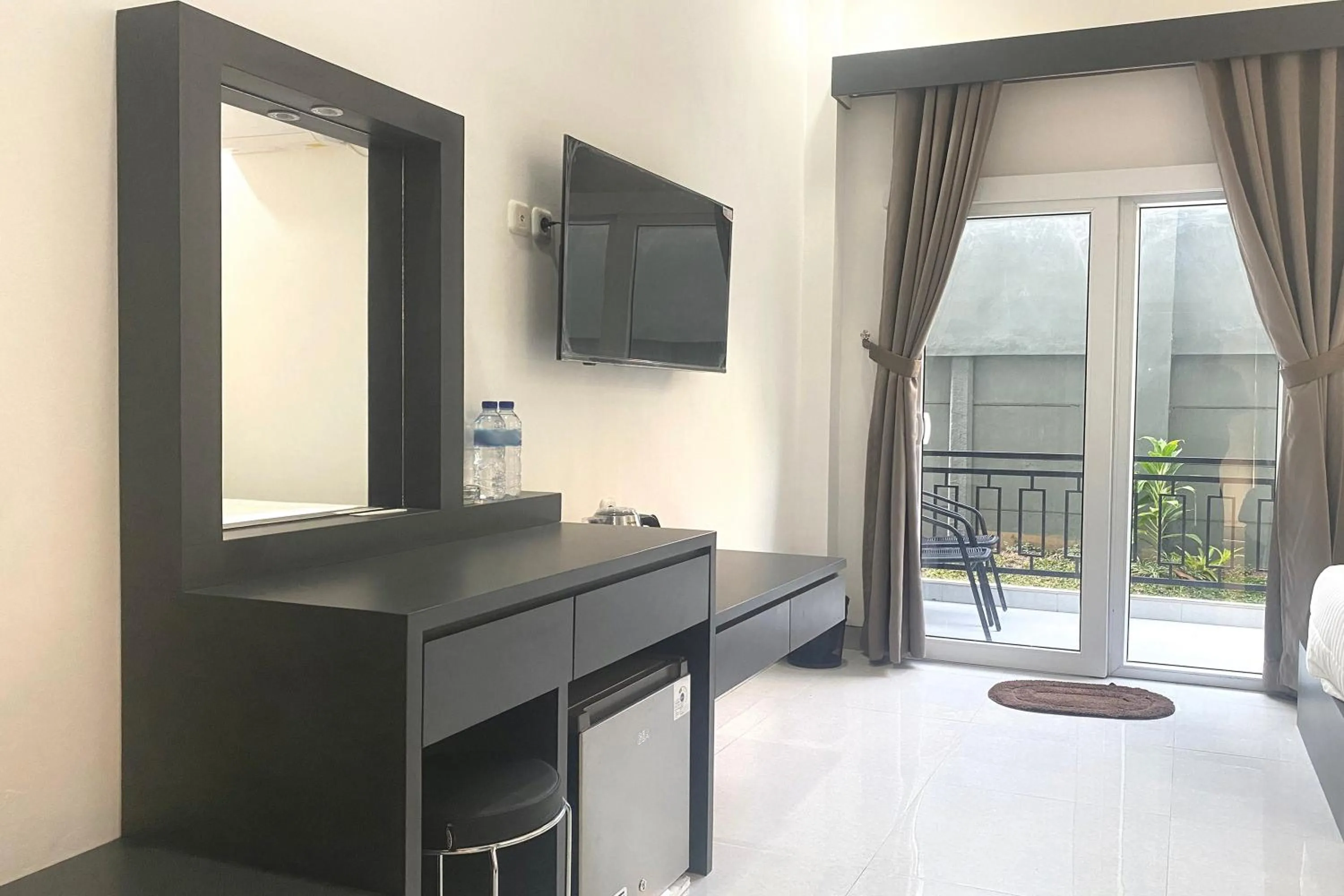 hair dresser in Urbanview Hotel AnD Lampung by RedDoorz