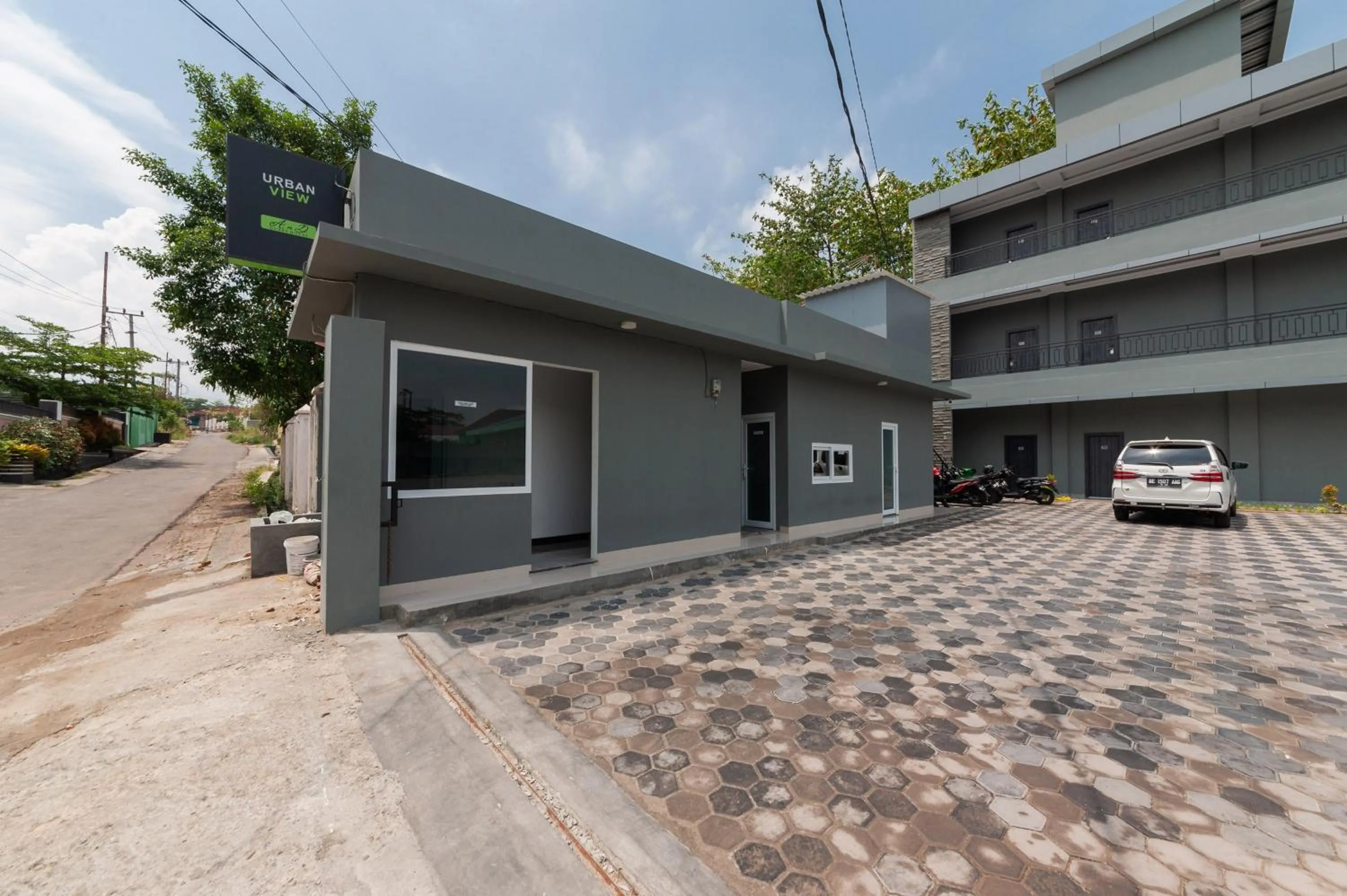 Parking in Urbanview Hotel AnD Lampung by RedDoorz