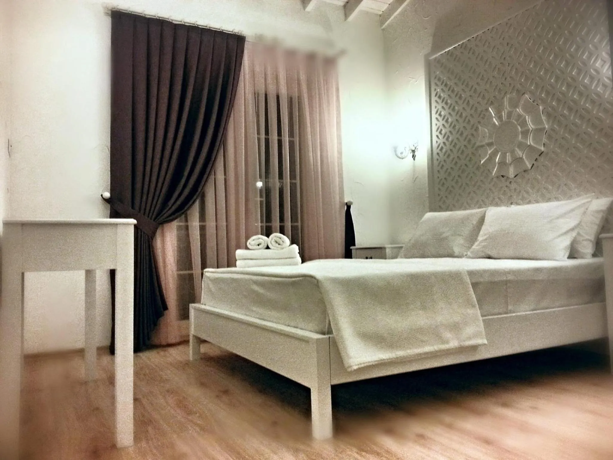 Photo of the whole room, Bed in Alacati Alaris Hotel