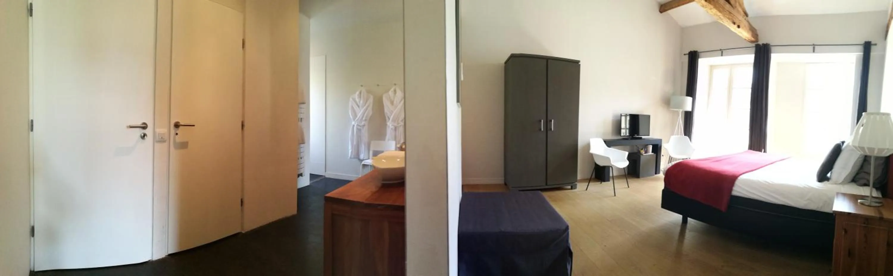 Photo of the whole room, Bed in L'Observance Bed & Breakfast