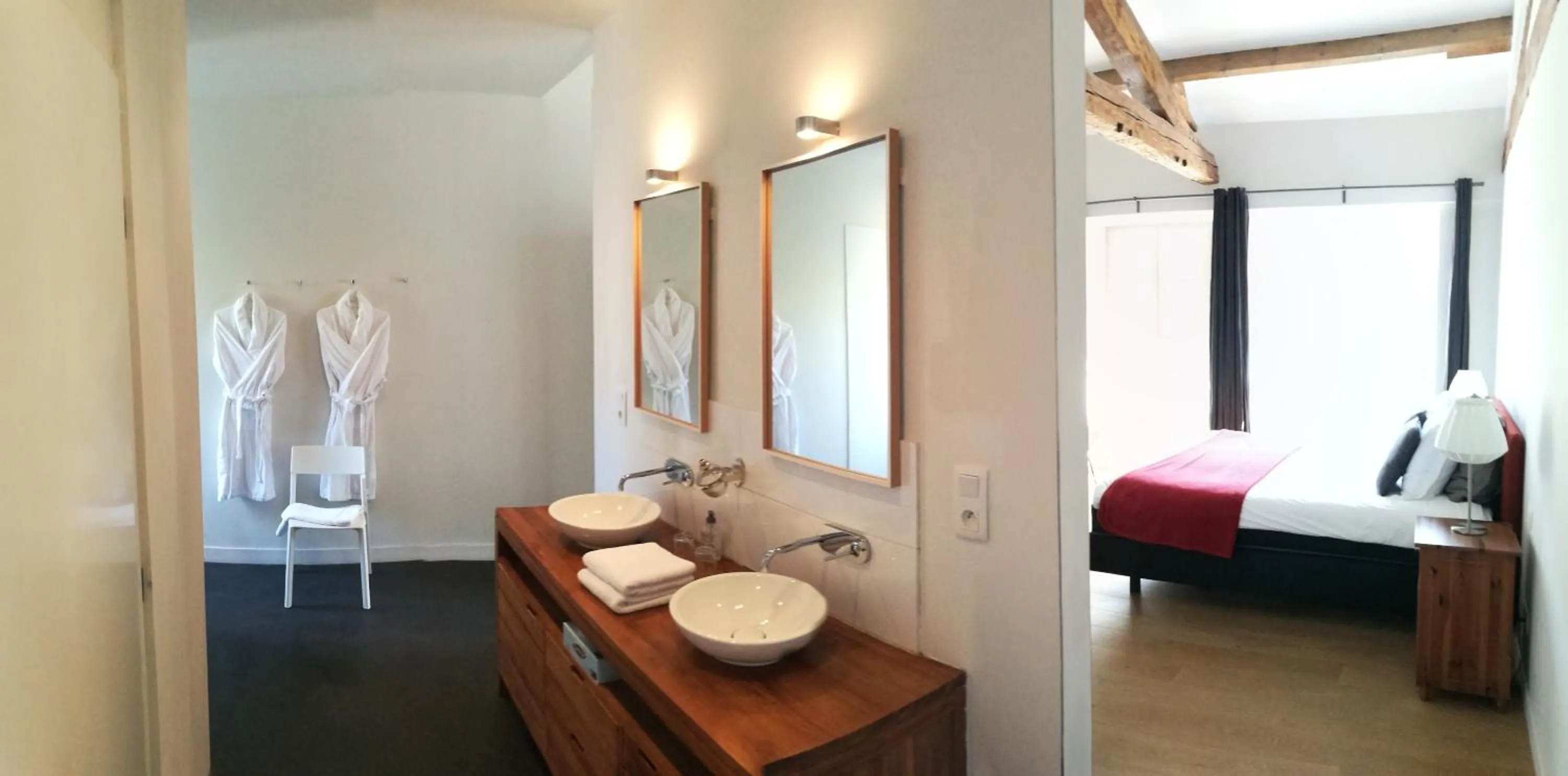 Photo of the whole room, Bed in L'Observance Bed & Breakfast