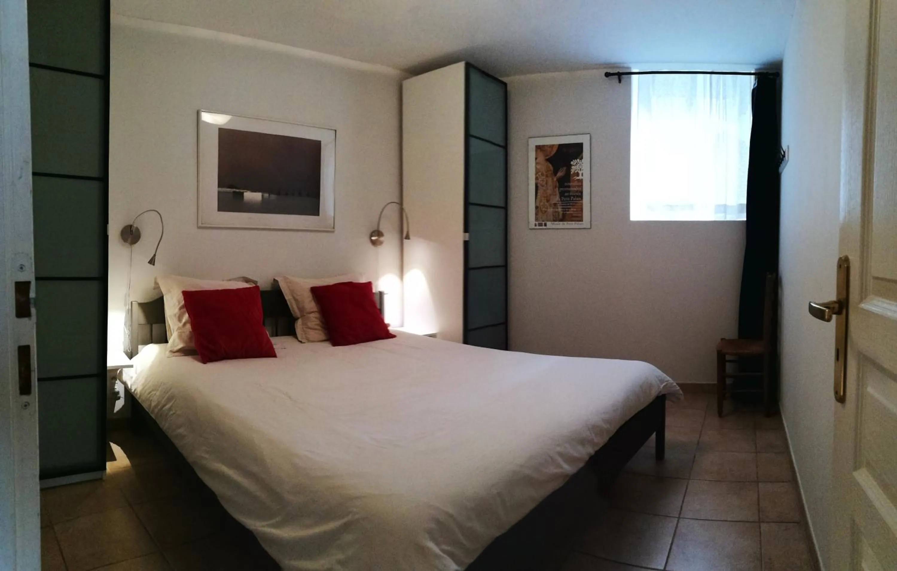 Bedroom, Bed in L'Observance Bed & Breakfast