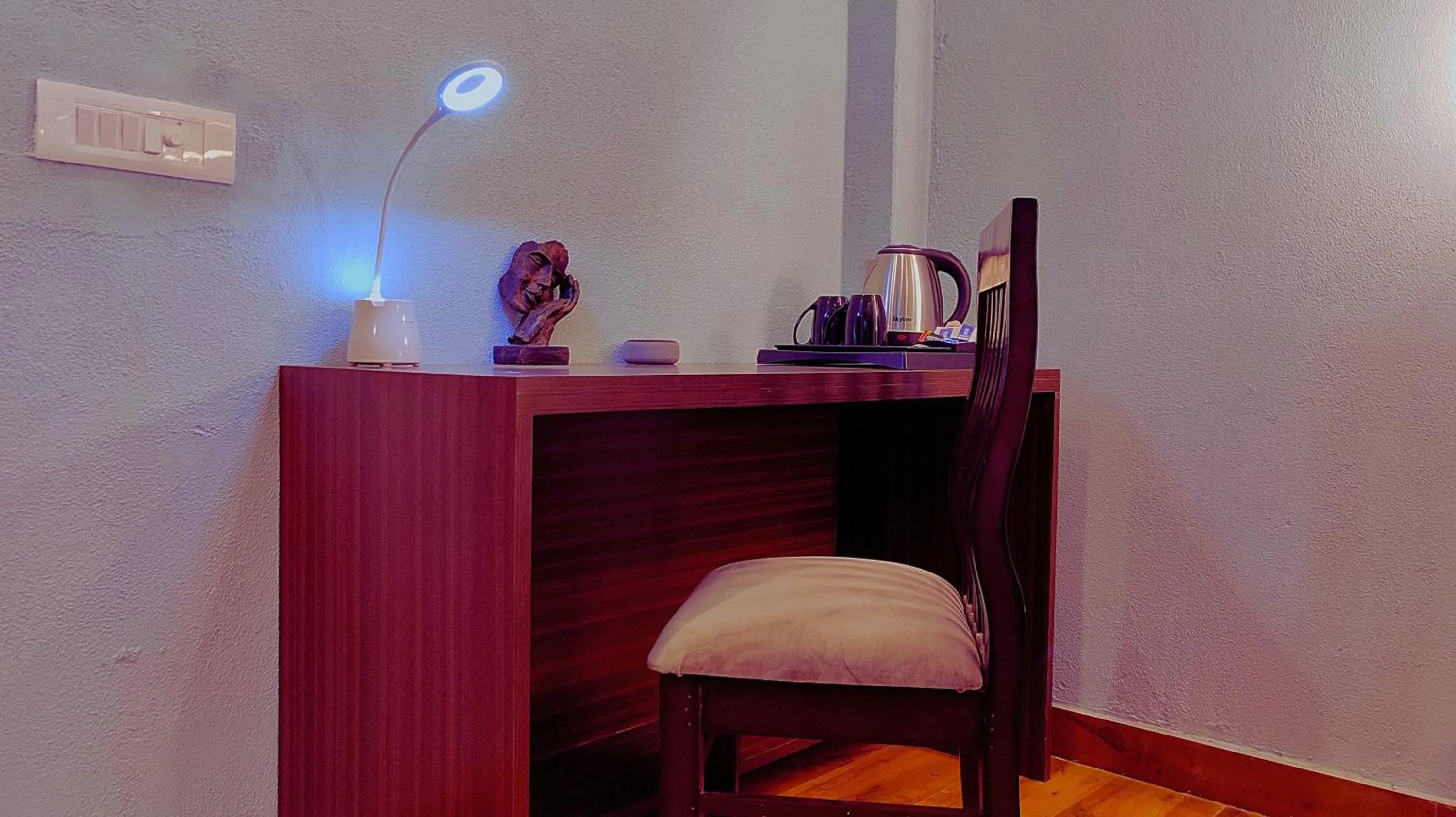 hair dresser in The MadhuNandan - A Luxury Homestay