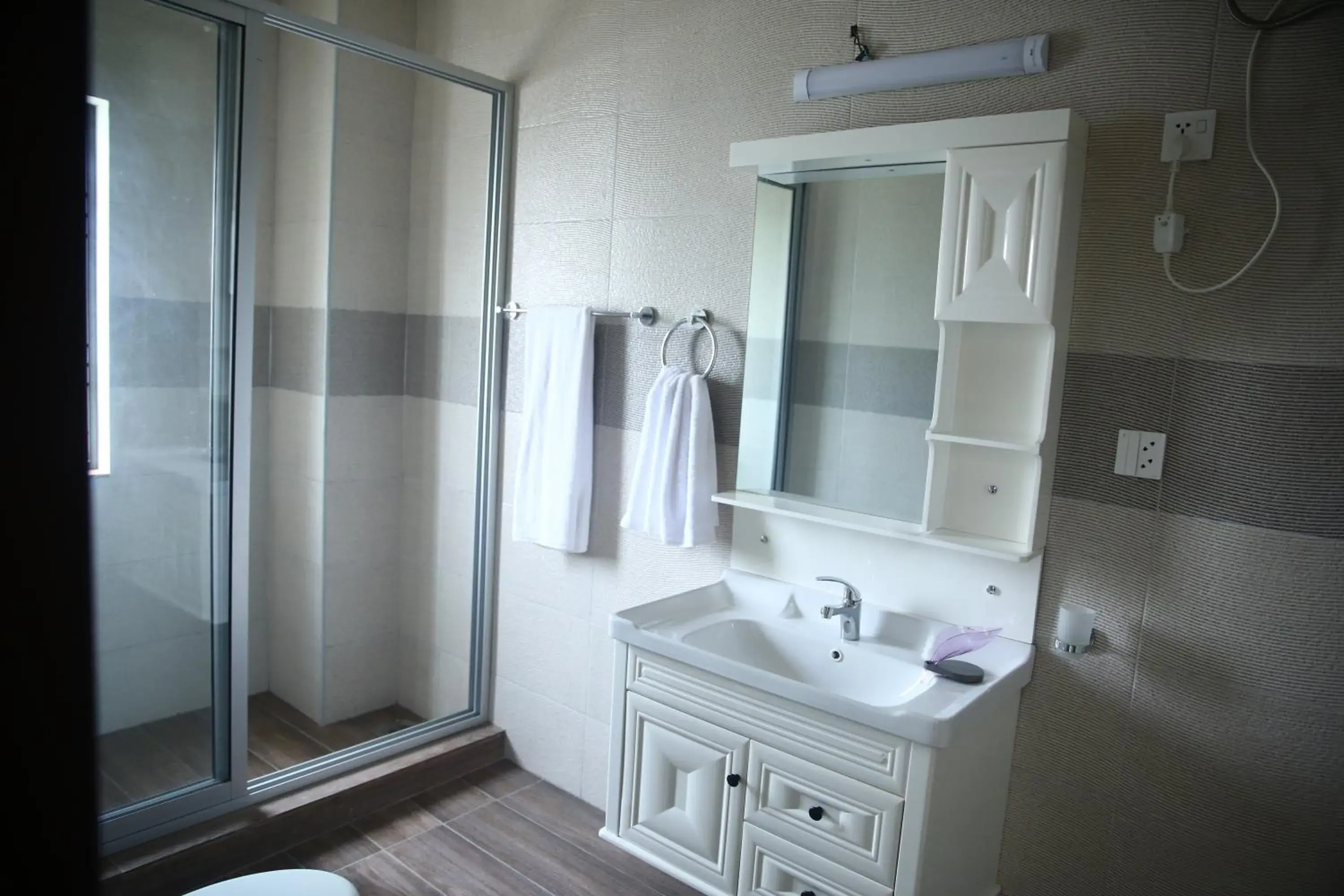 Deluxe Apartment in Gulberg Suites Deluxe Apartment in Gulberg Suites