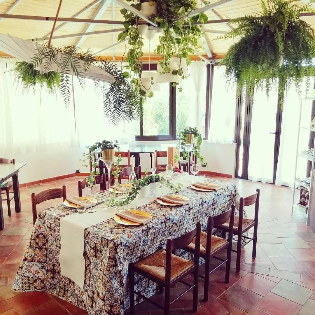 Restaurant/places to eat in B&B Eyexei Domus