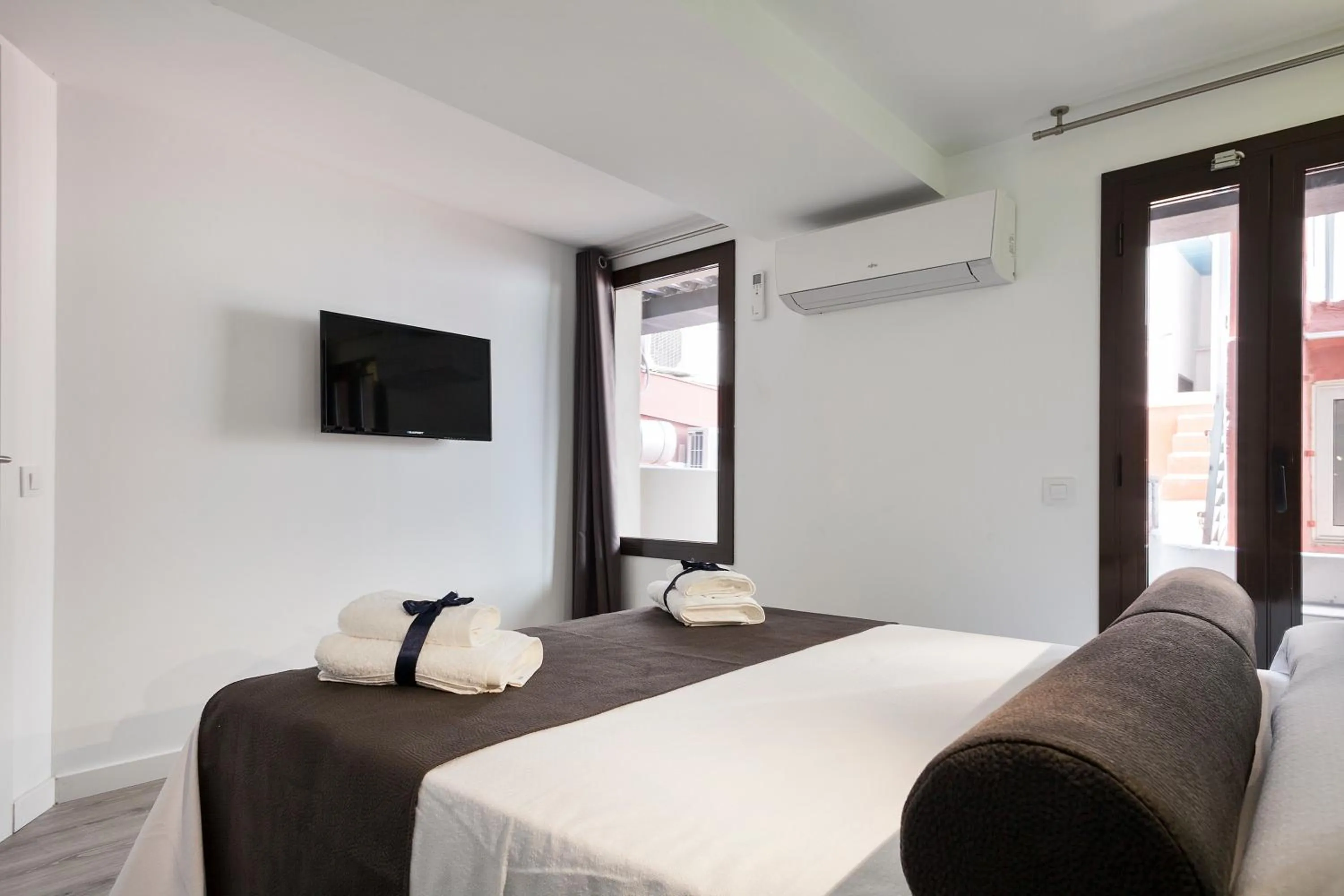 Bedroom, Bed in Habitat Apartments ADN