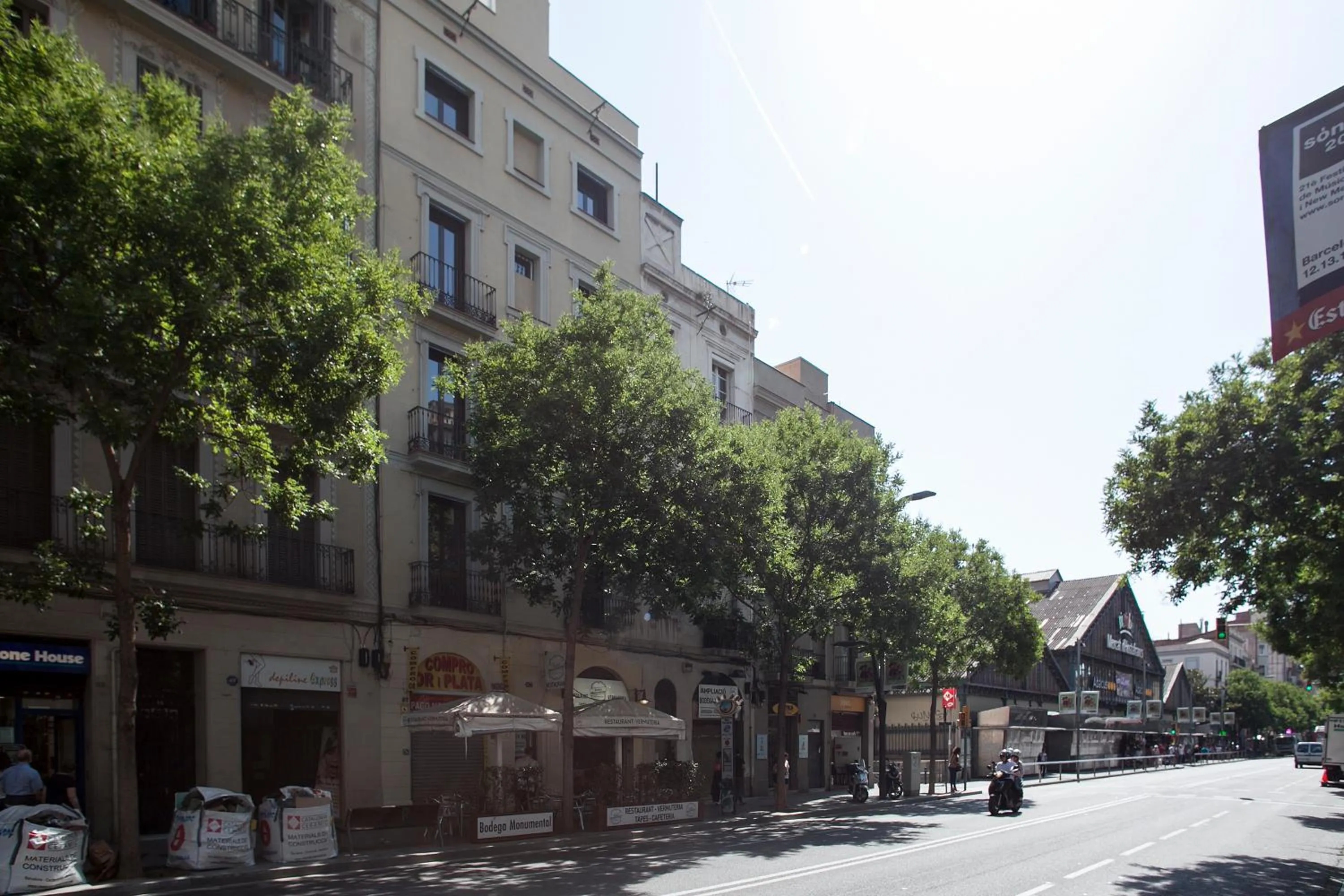 Area and facilities in Habitat Apartments ADN