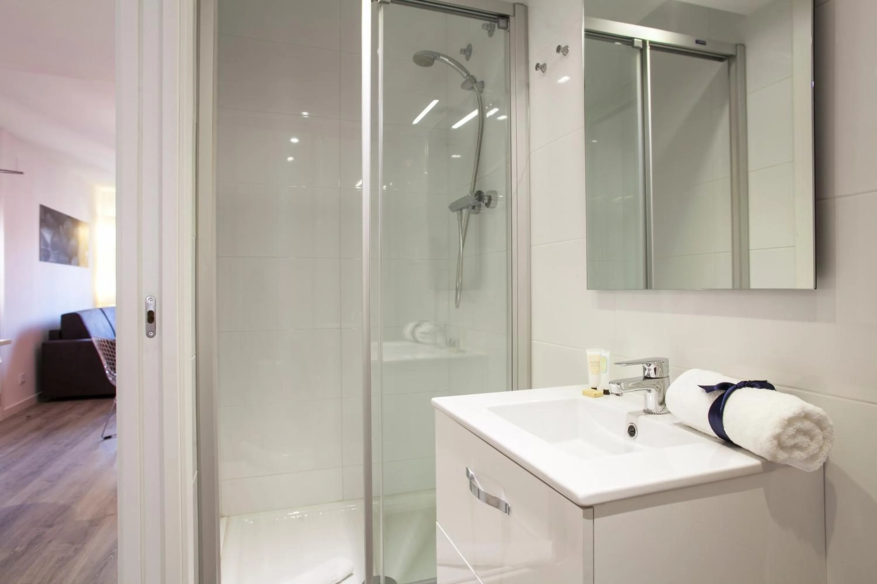 Bathroom in Habitat Apartments ADN