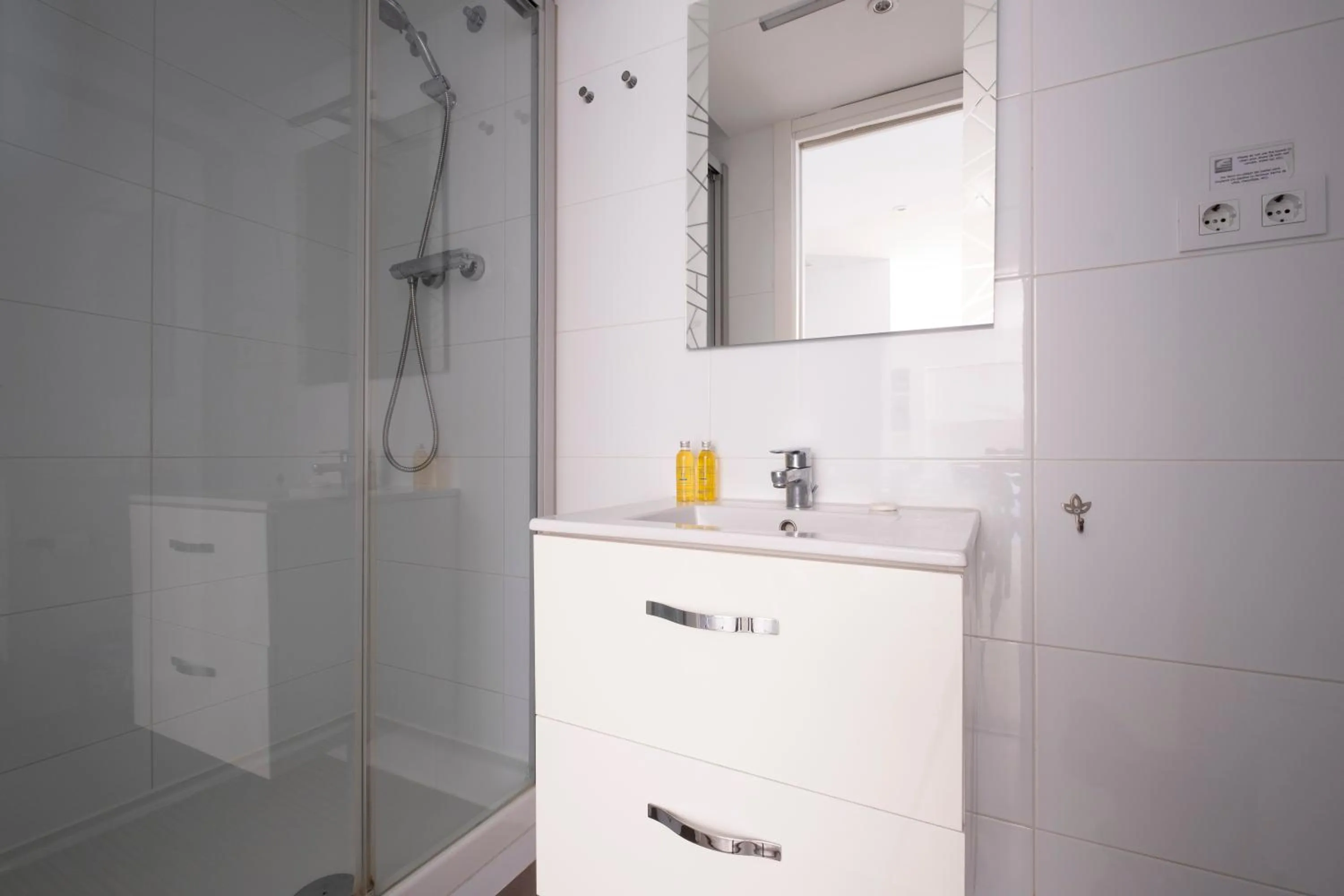 Shower in Habitat Apartments ADN