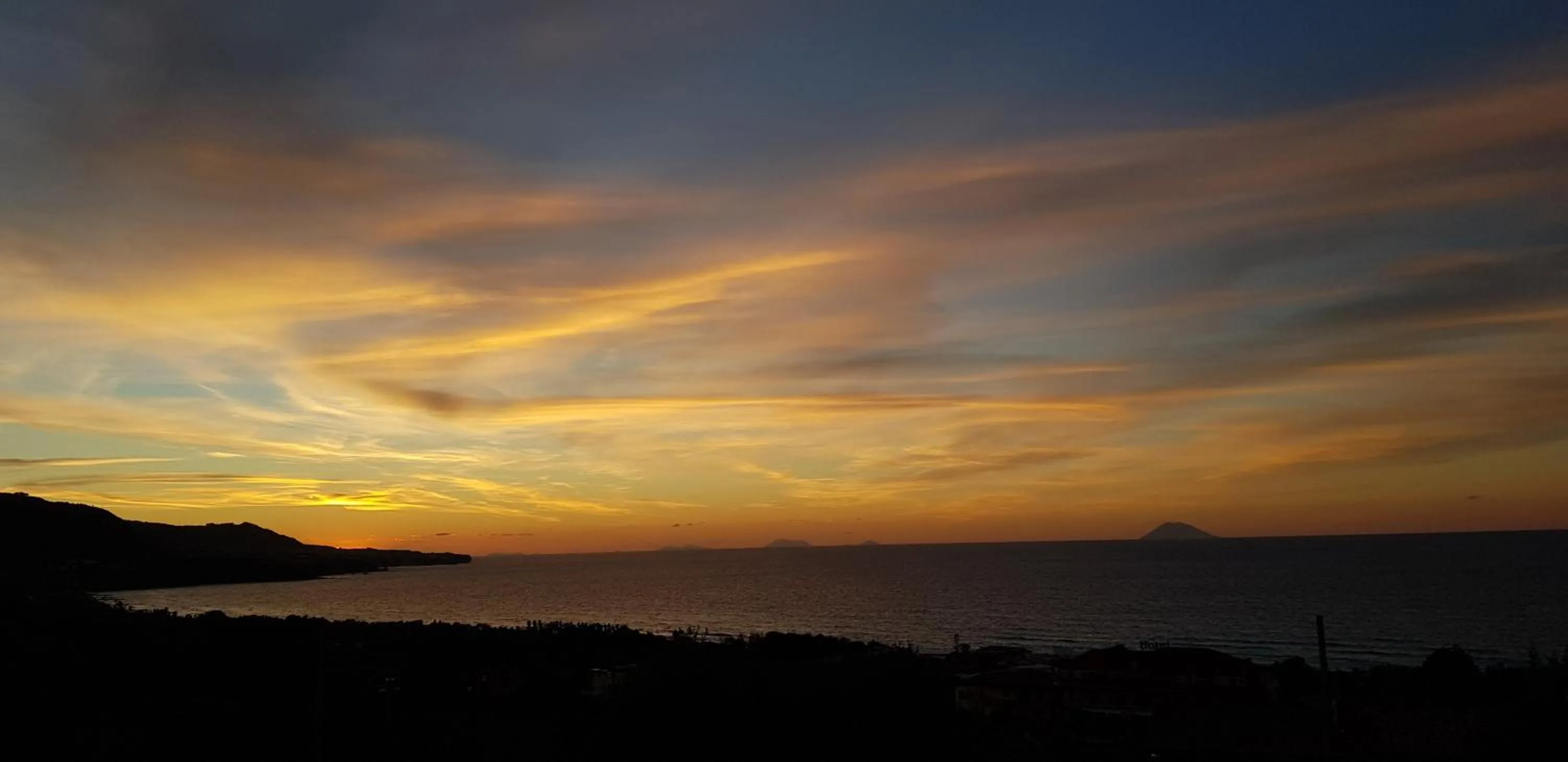Sea view in San Carlo - Terrazzo sul Mare con Ristorante e Pizzeria
