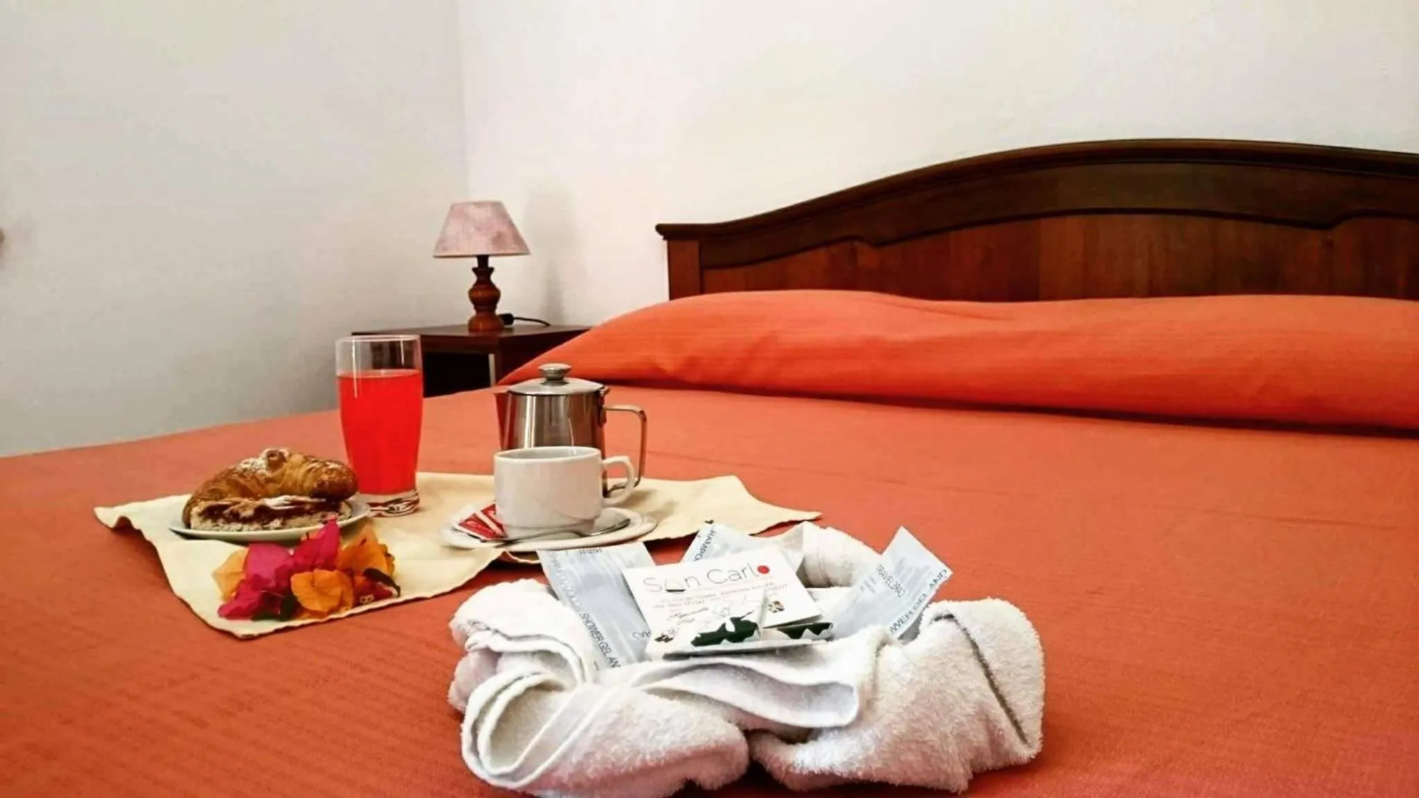 Bedroom, Bed in San Carlo - Terrazzo sul Mare con Ristorante e Pizzeria