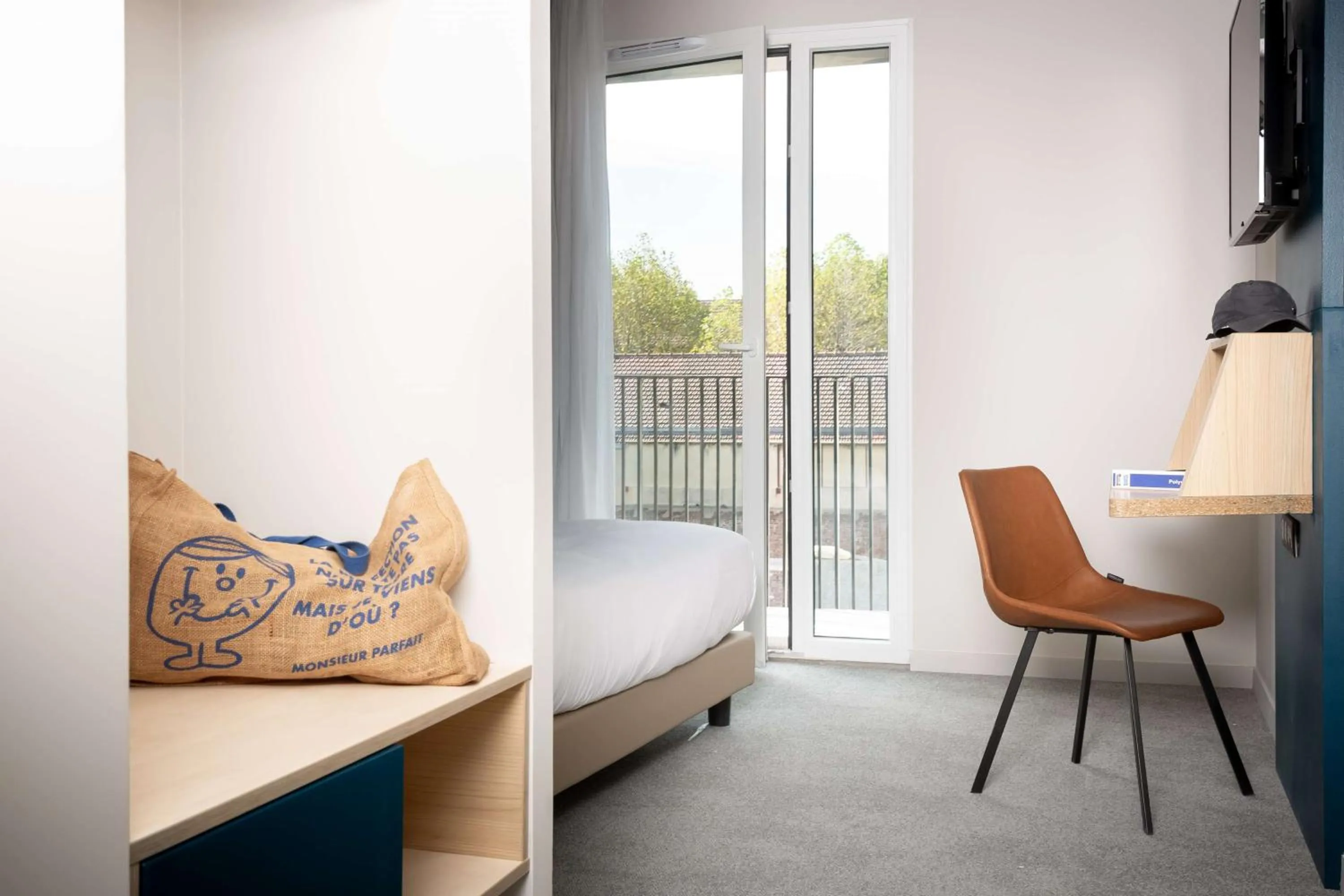 Bedroom, Bed in Best Western 11BAUER Paris Saint-Ouen