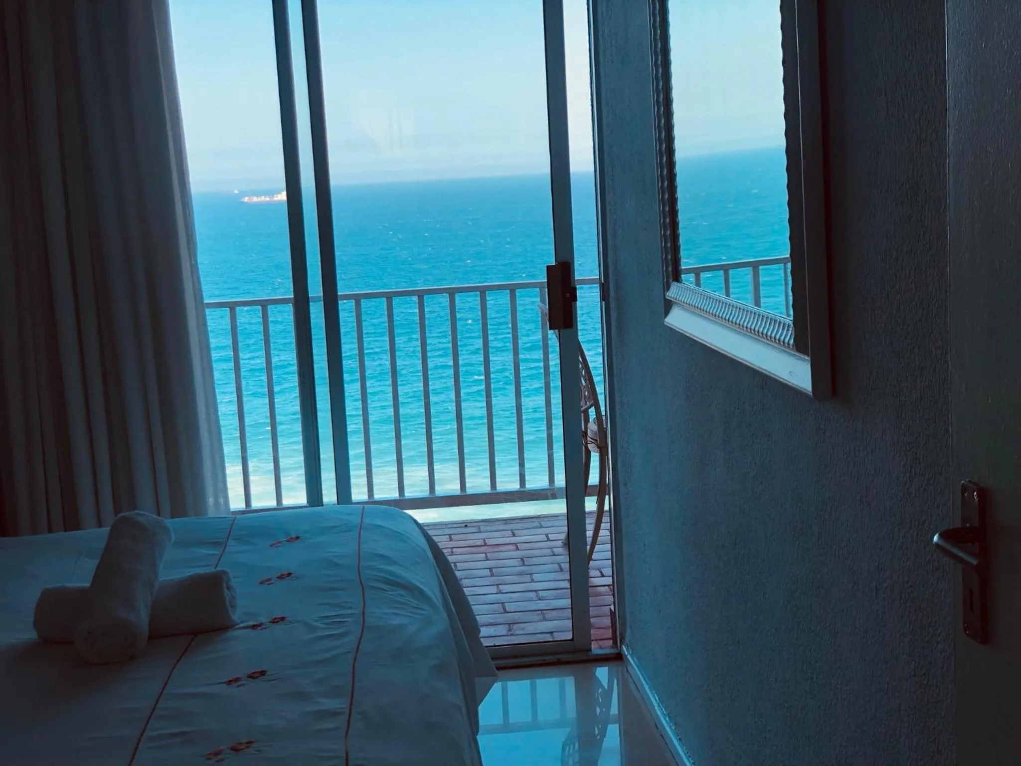 Balcony/Terrace, Bed in Sands Beach Breaks Umdloti Beach View