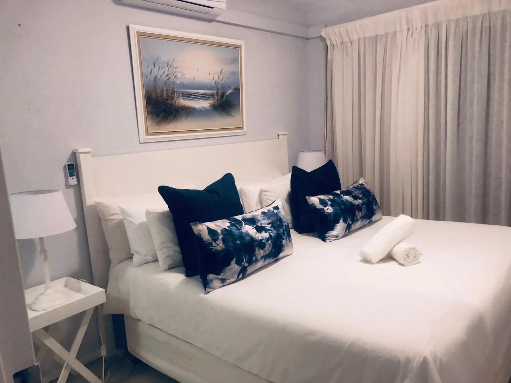 Bed in Sands Beach Breaks Umdloti Beach View