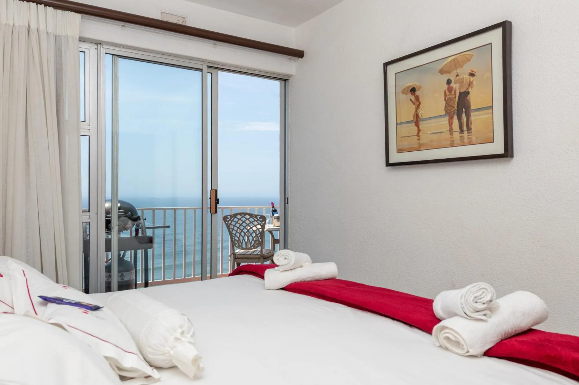 Sea view, Bed in Sands Beach Breaks Umdloti Beach View