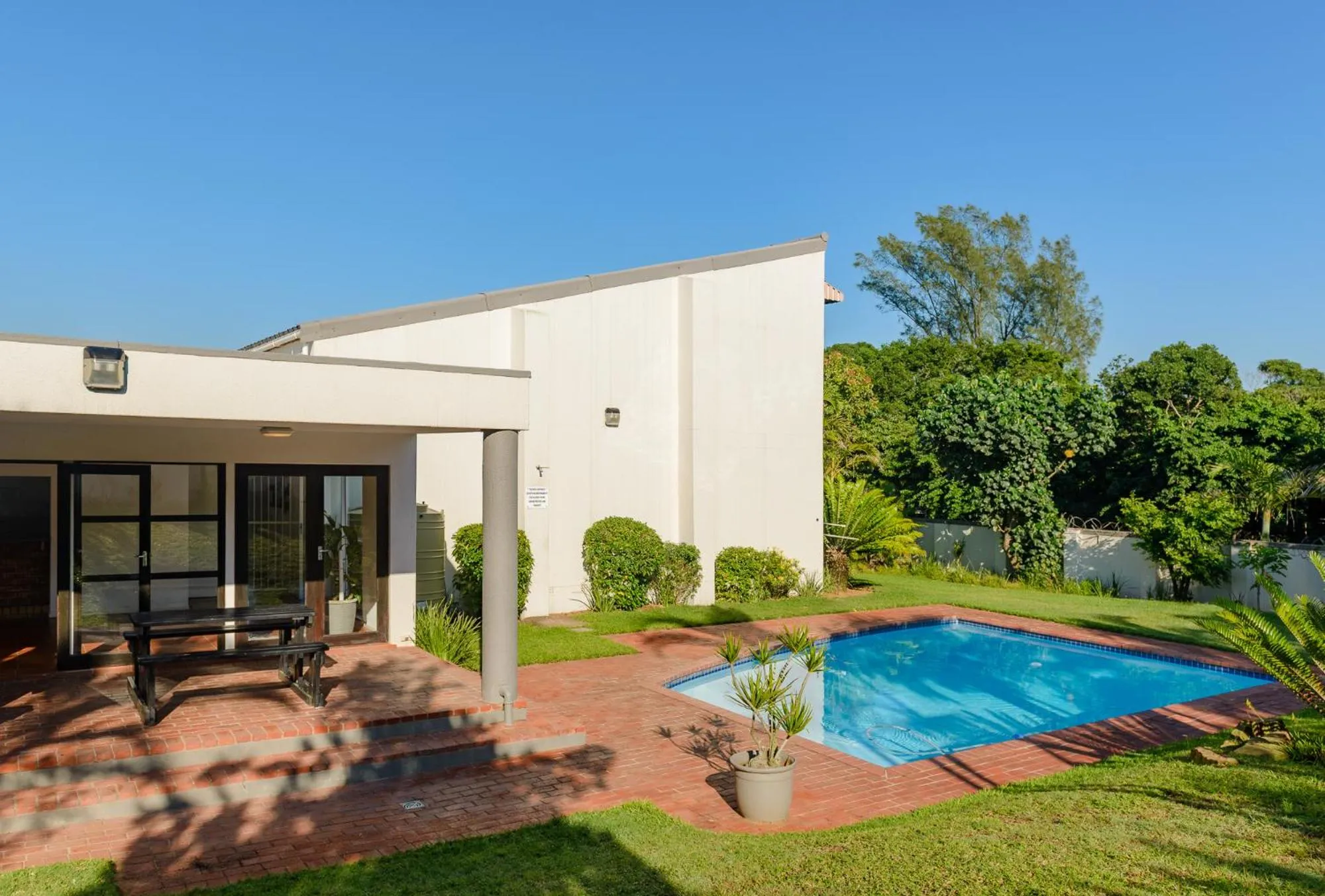 Swimming pool in Sands Beach Breaks Umdloti Beach View