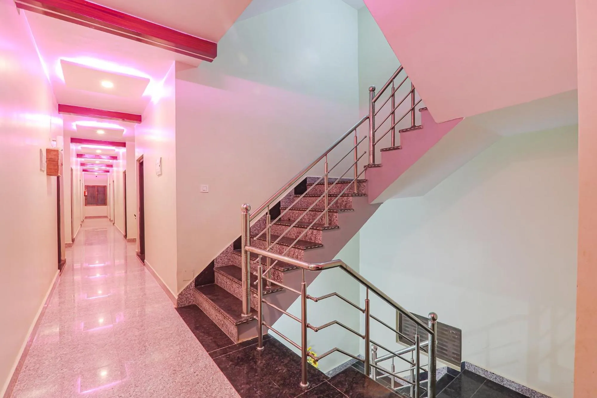 Lobby or reception in Via Saryu