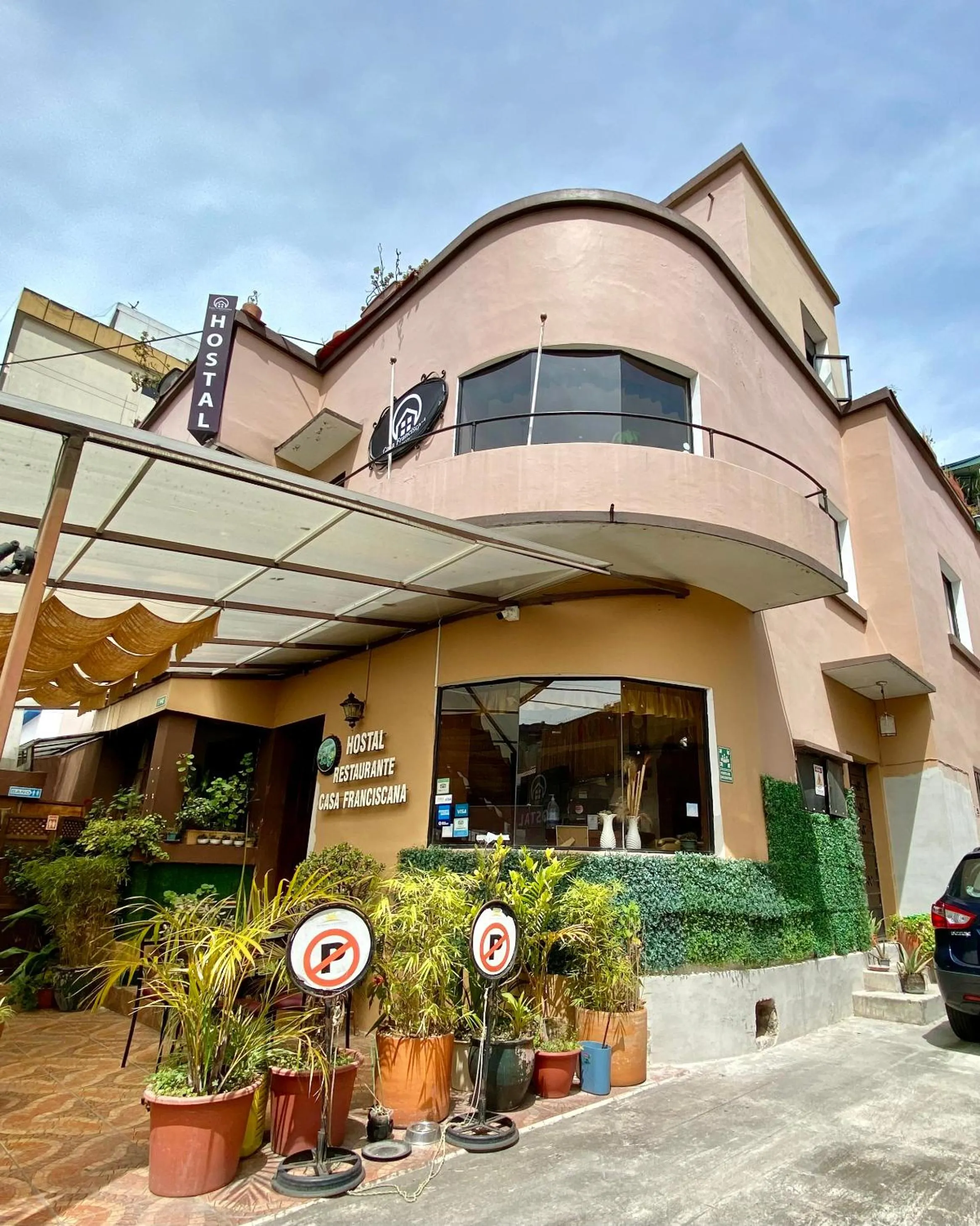 Property building in Hotel Casa Franciscana