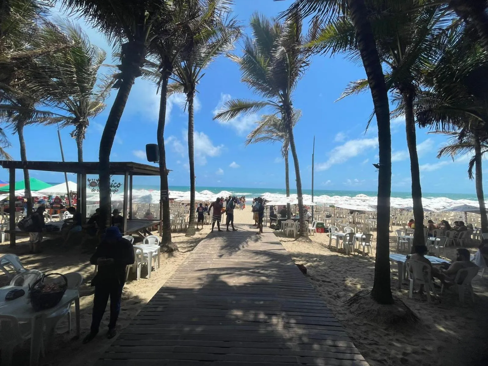 Restaurant/places to eat in Village Cartier Beach