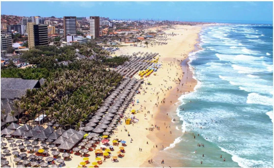 Restaurant/places to eat in Village Cartier Beach