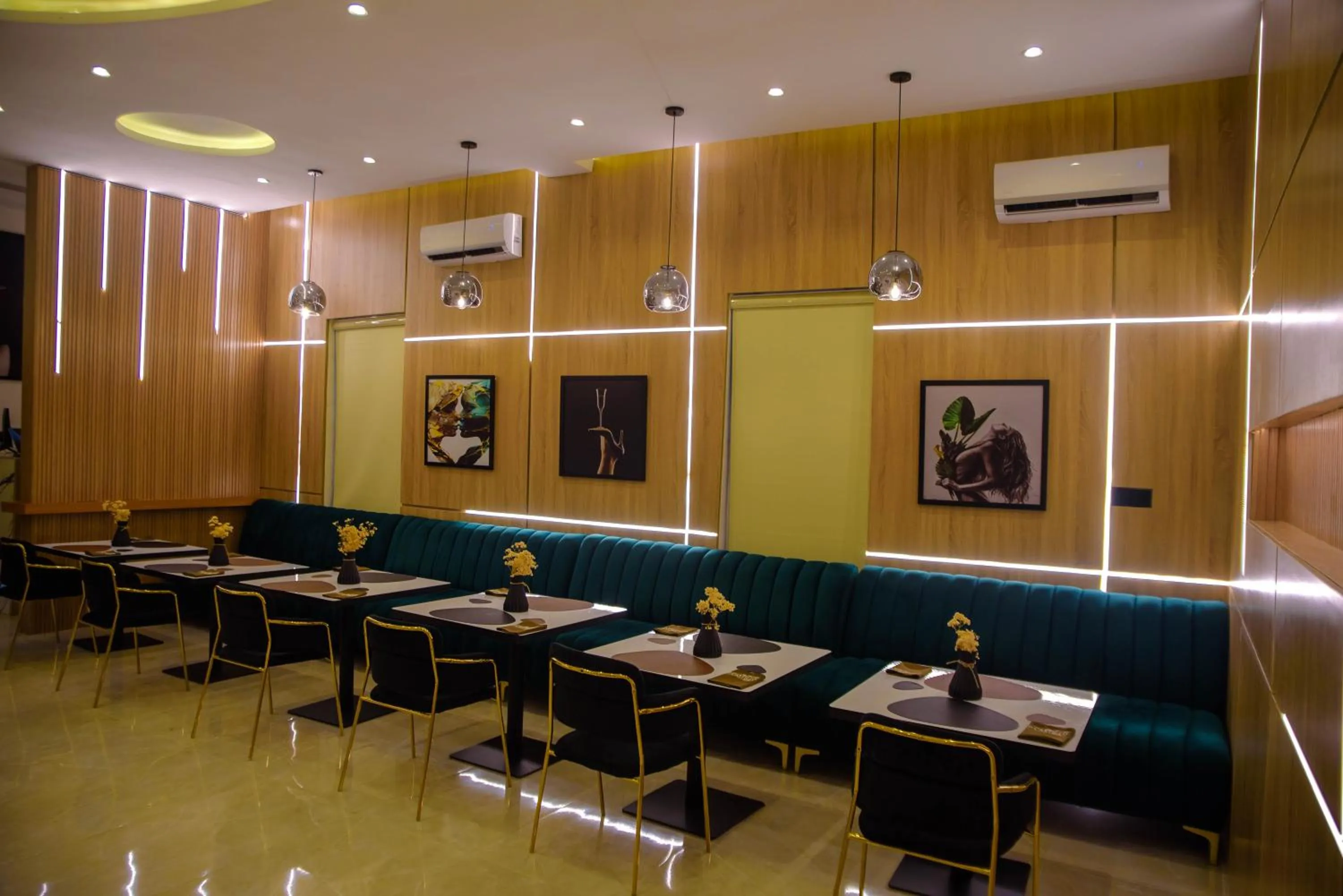 Restaurant/places to eat in Elcastillo Homes