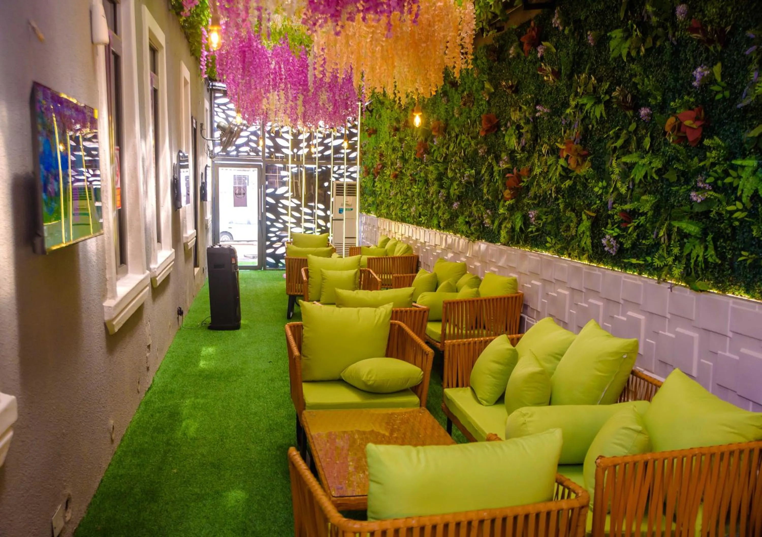 Lounge or bar in Elcastillo Homes