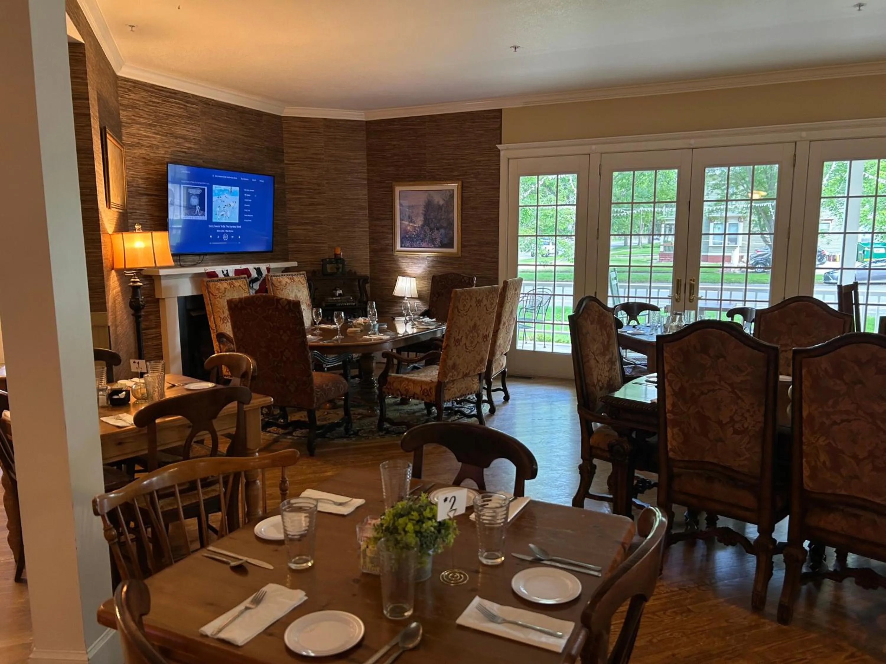 Restaurant/places to eat in The Currier Inn