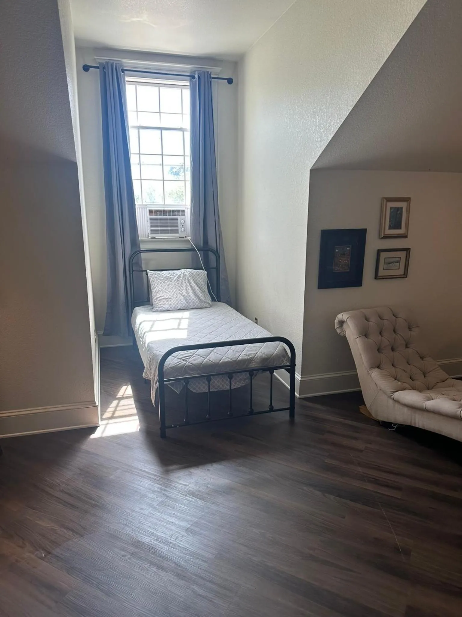 Bed in The Currier Inn