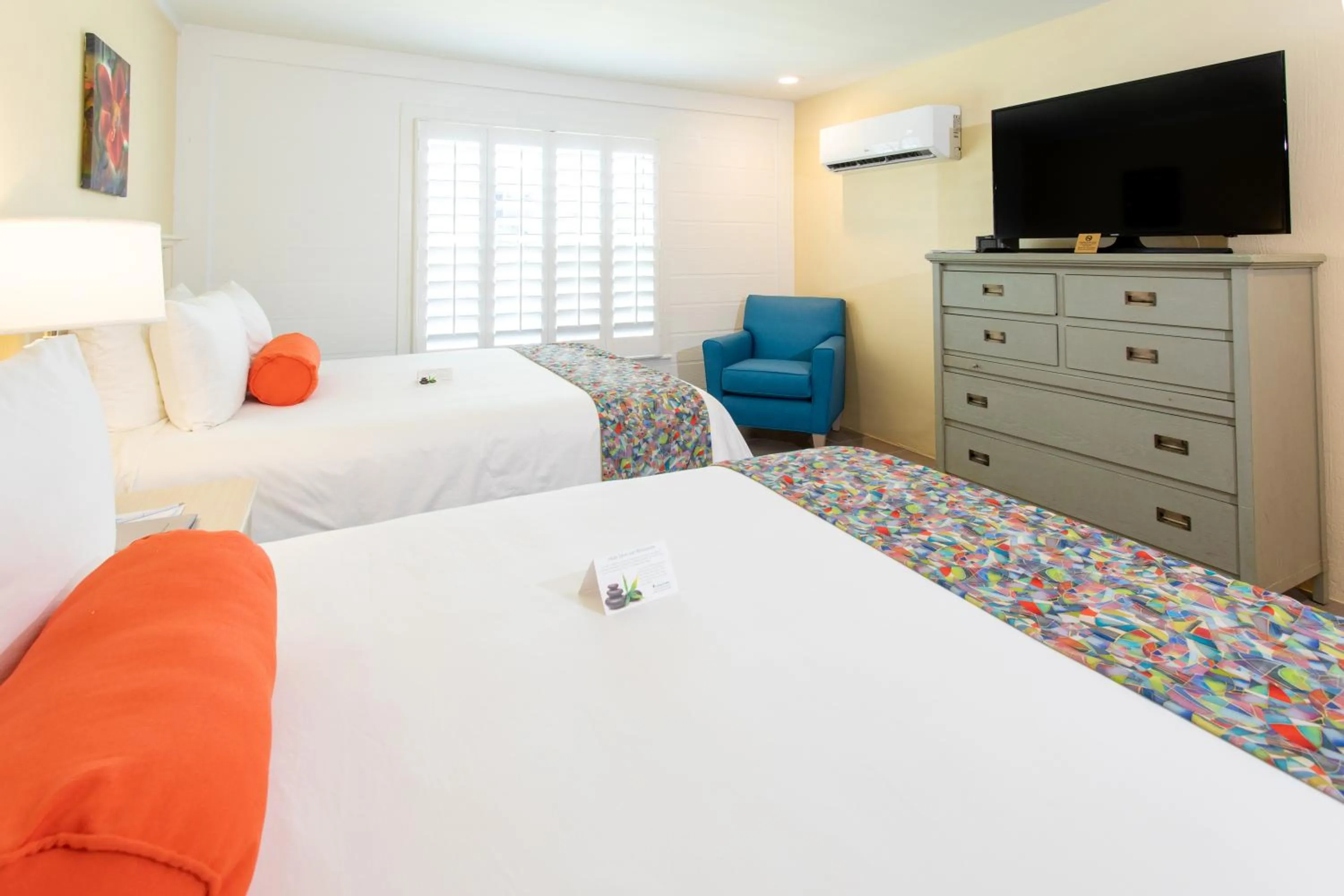 TV and multimedia, Bed in Caravelle Hotel St Croix