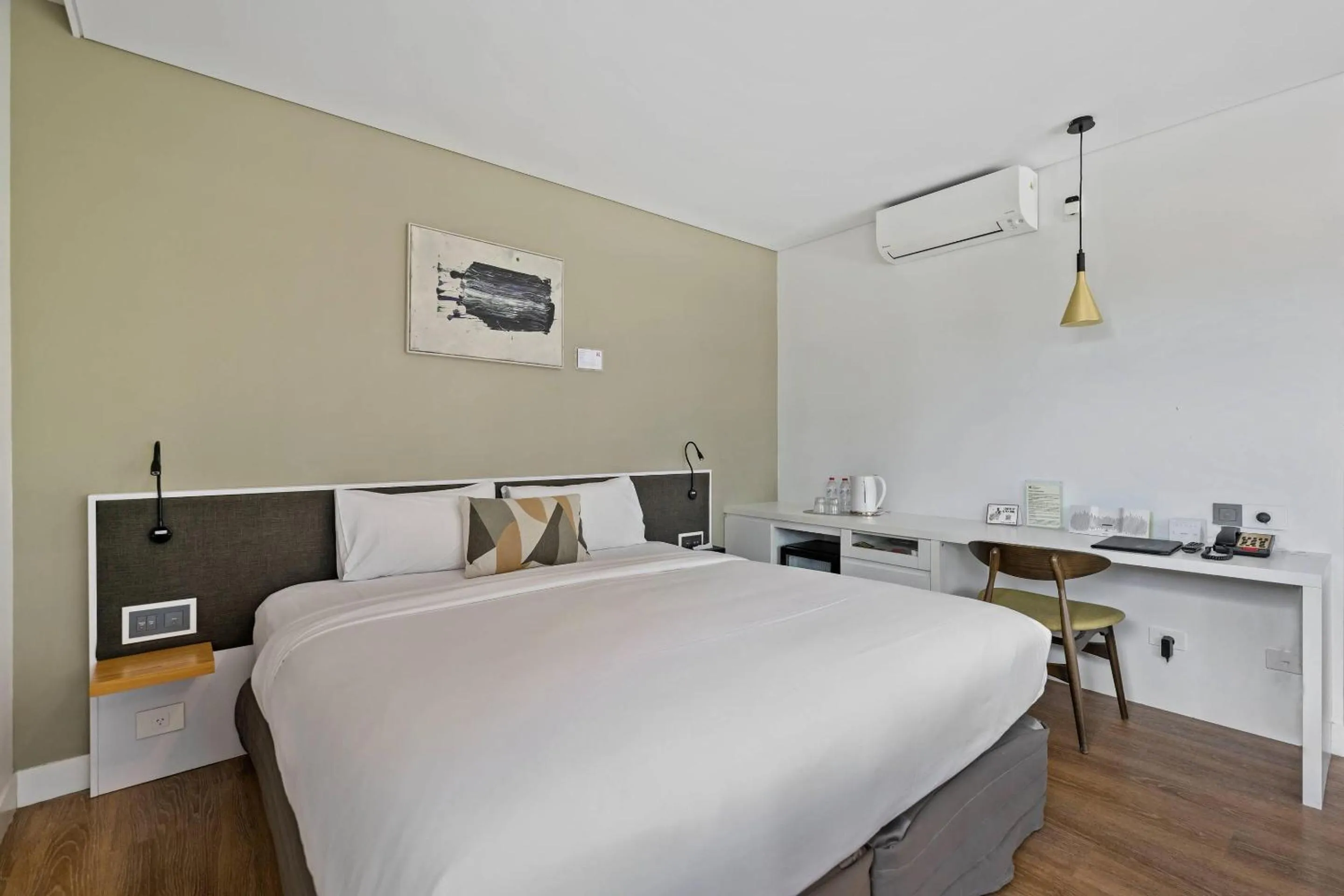Bedroom, Bed in The Kingsford, an Ascend Collection Hotel